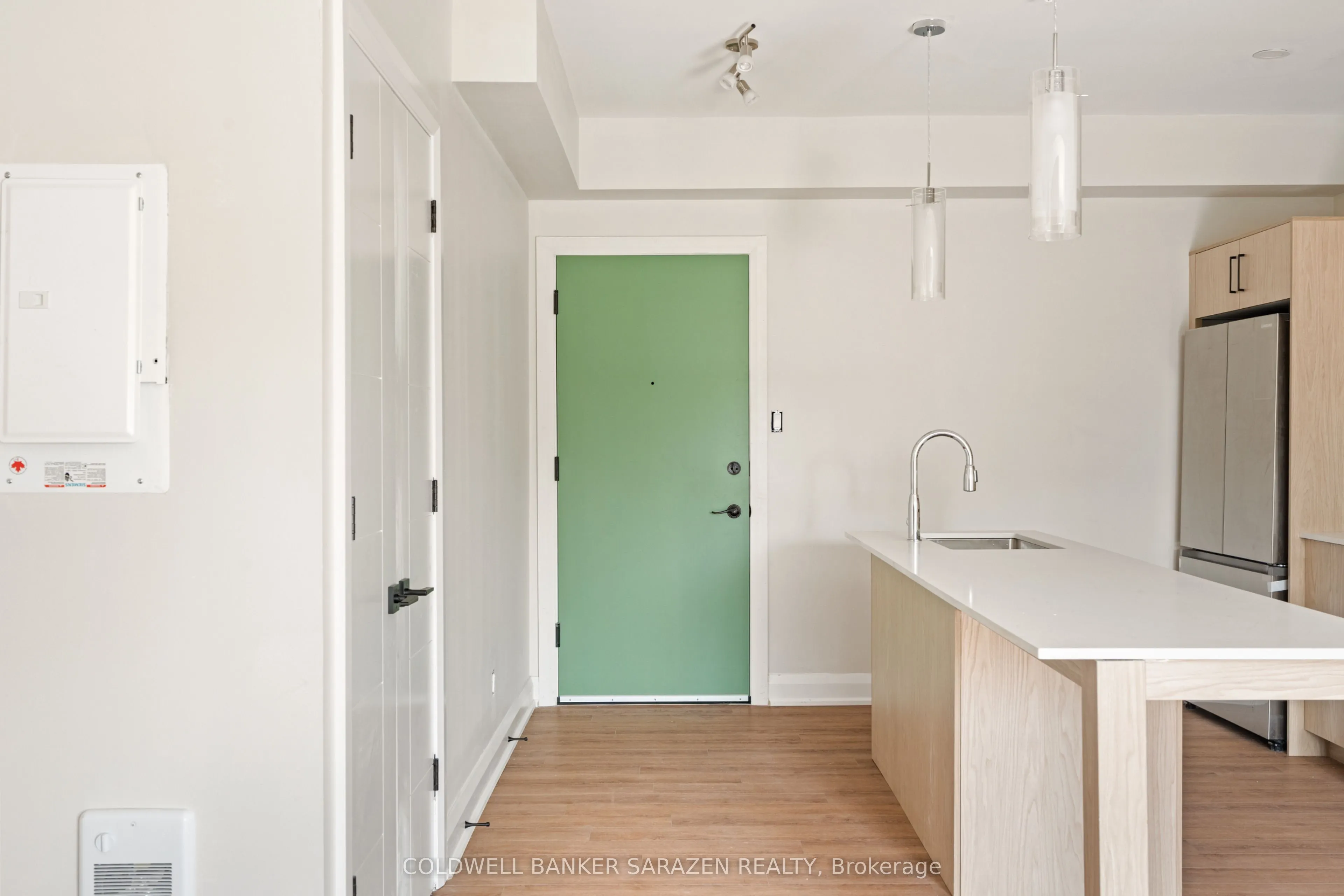 10 MCARTHUR Avenue, #002