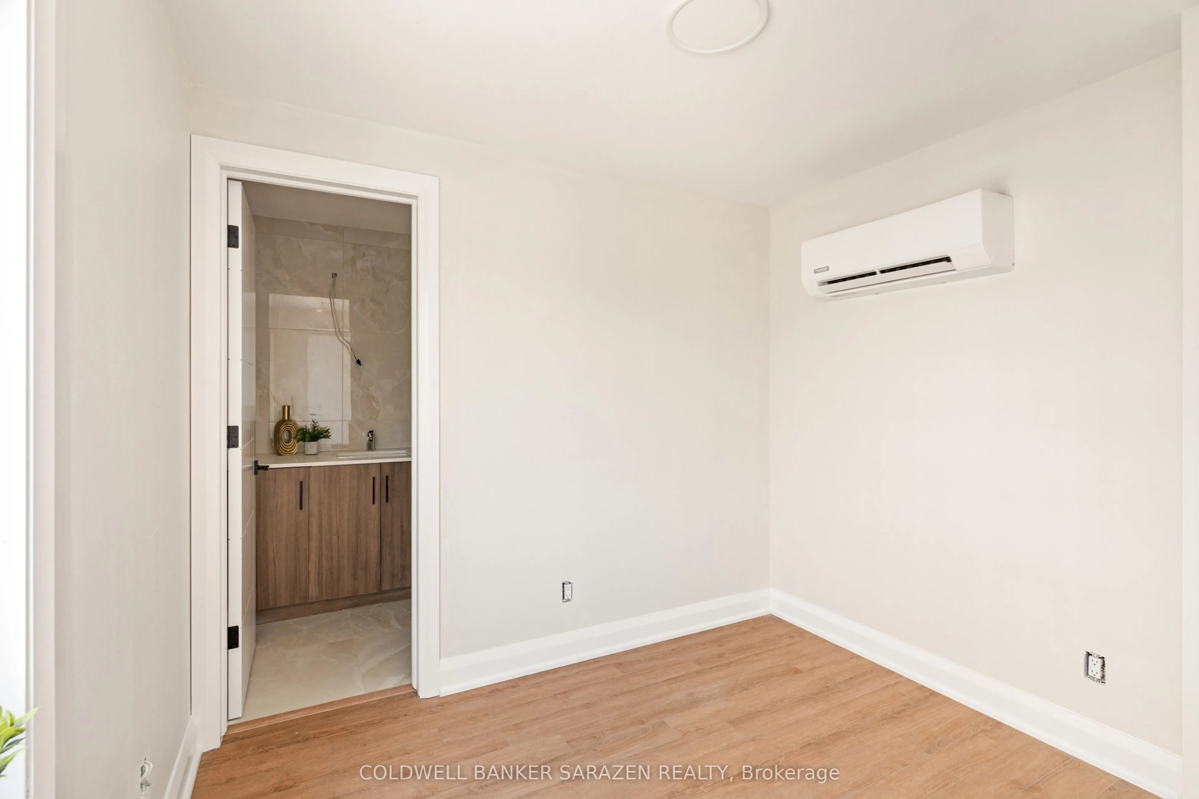 10 MCARTHUR Avenue, #002