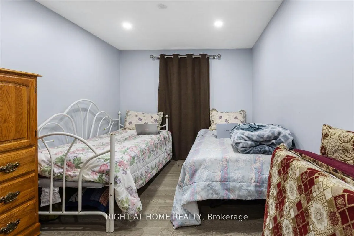 275 Tagge Crescent