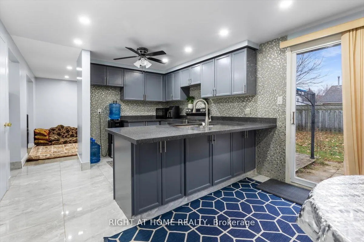 275 Tagge Crescent