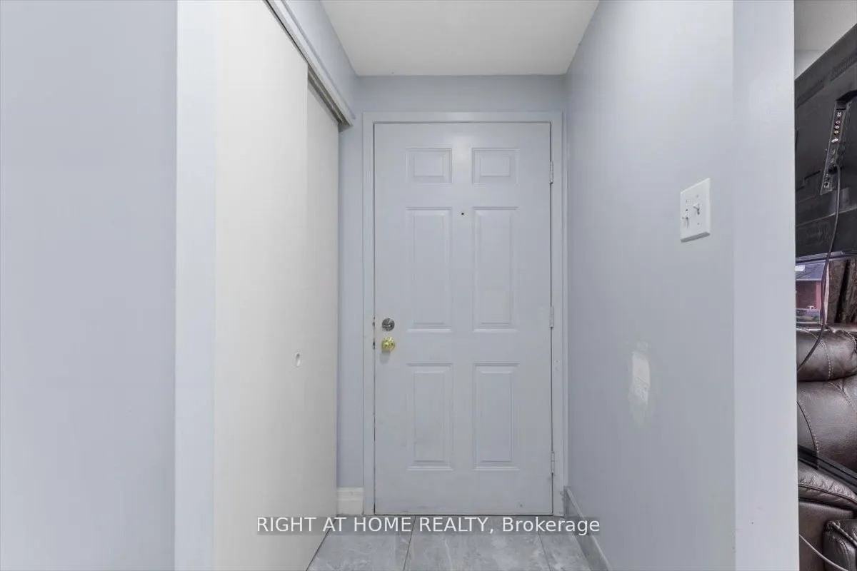 275 Tagge Crescent