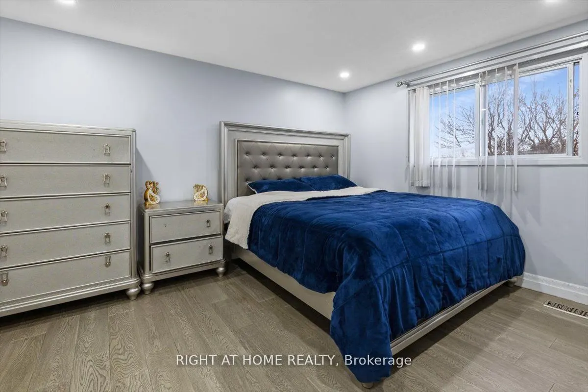 275 Tagge Crescent