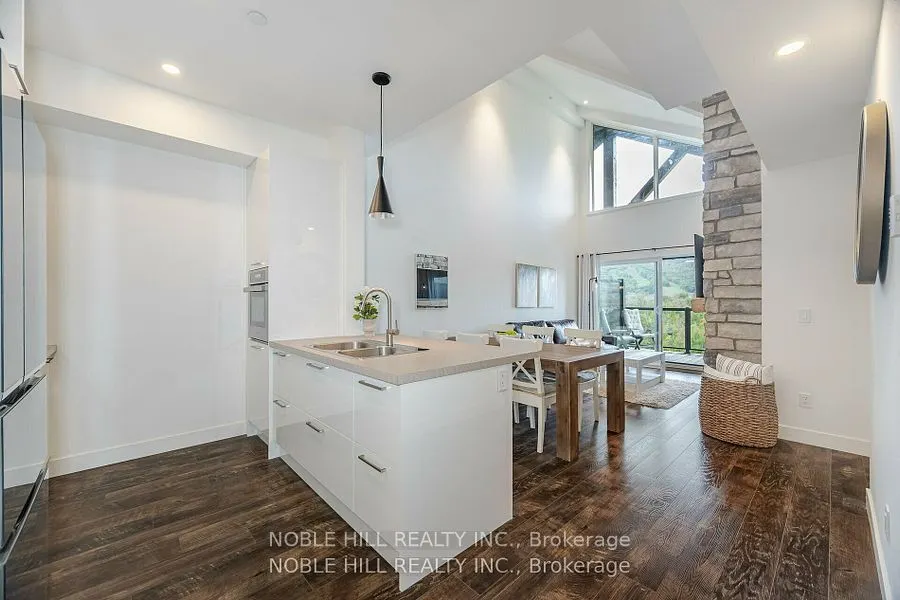 16 Beckwith Lane, #403