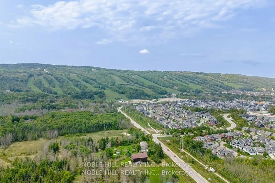 16 Beckwith Lane, #403