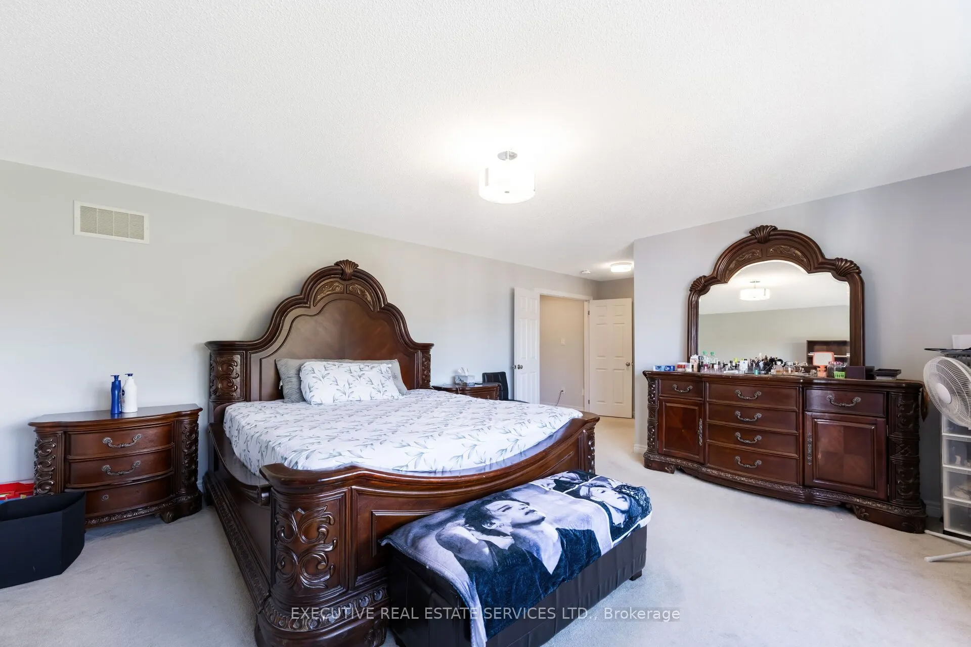 5 Drake Avenue