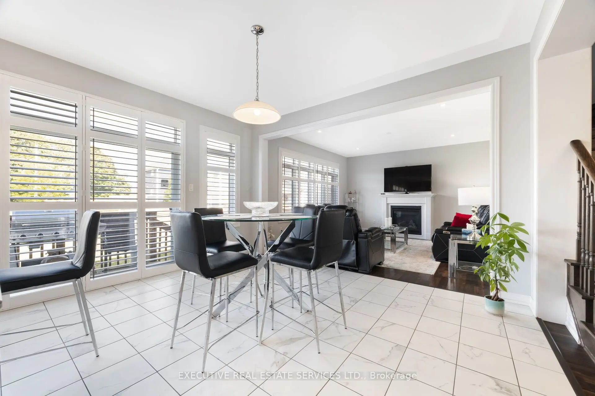 5 Drake Avenue