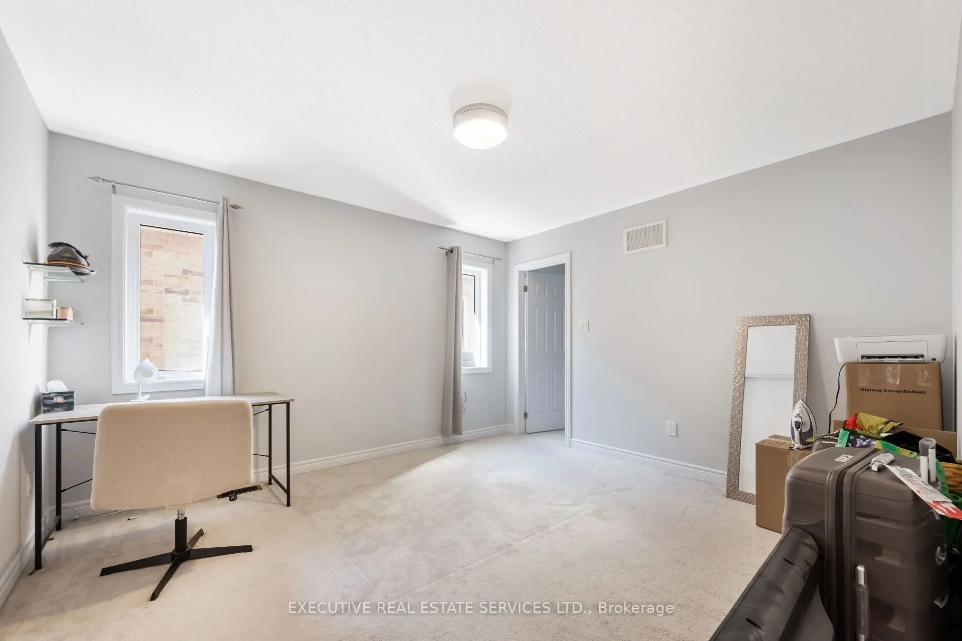 5 Drake Avenue