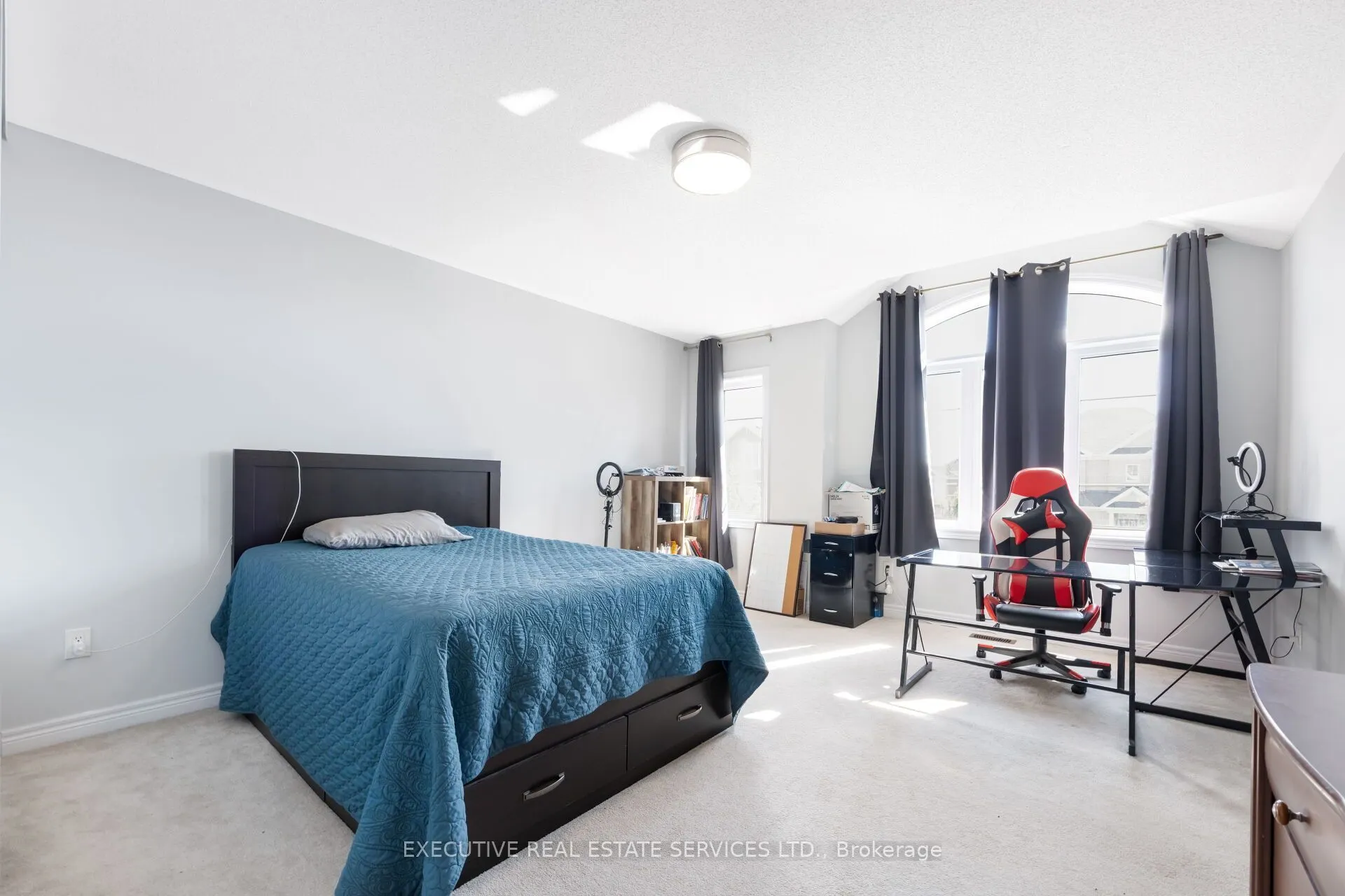 5 Drake Avenue