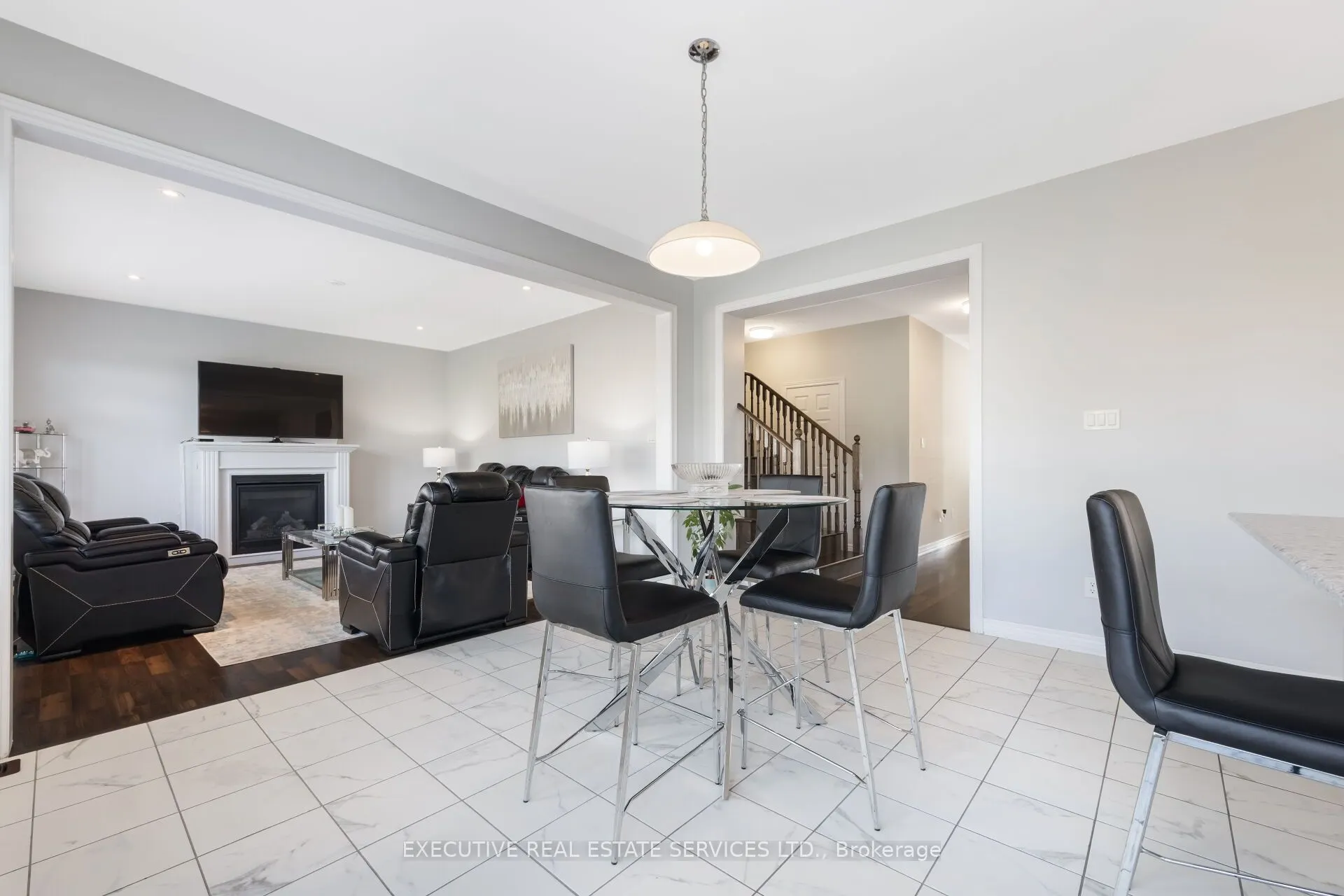 5 Drake Avenue
