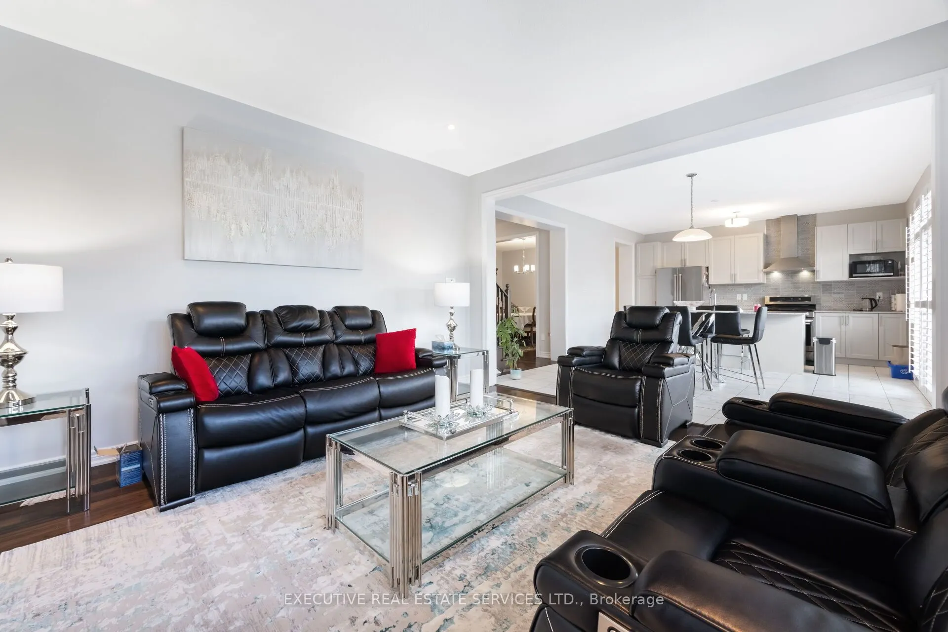 5 Drake Avenue