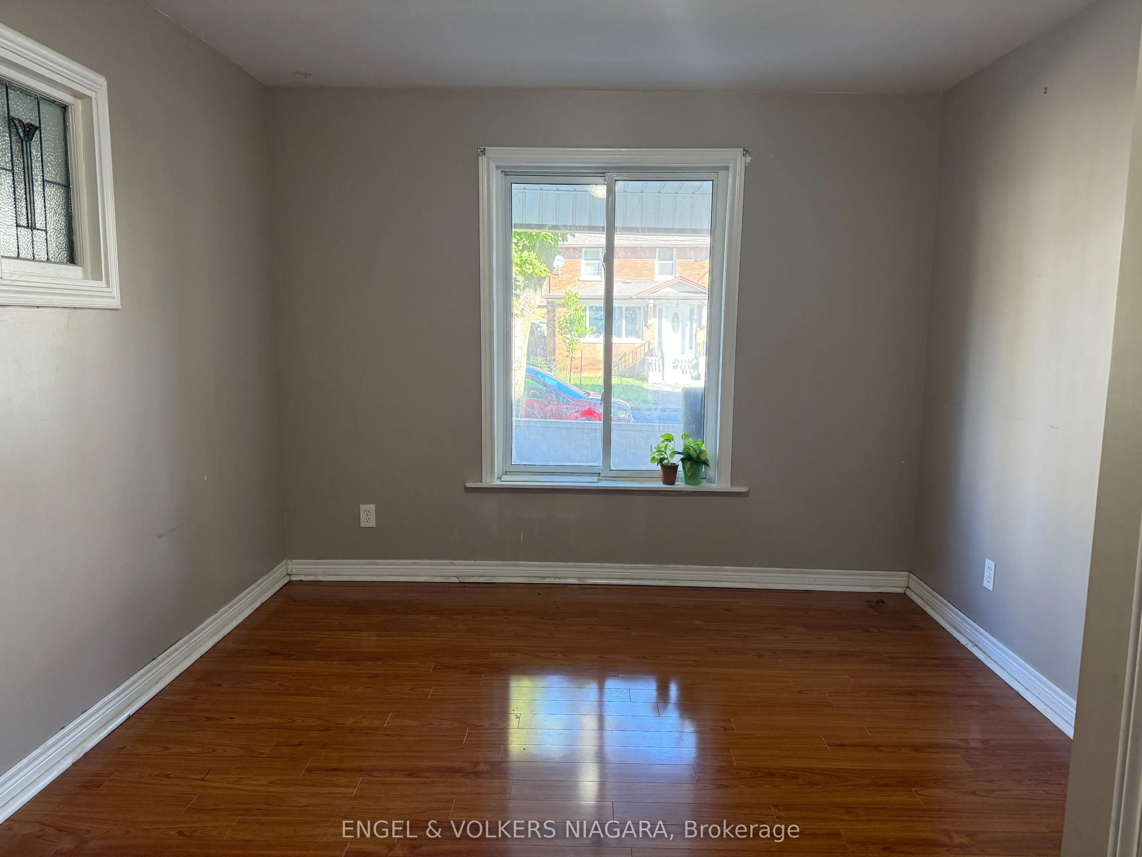 5006 Willmott Street, #Main Floor