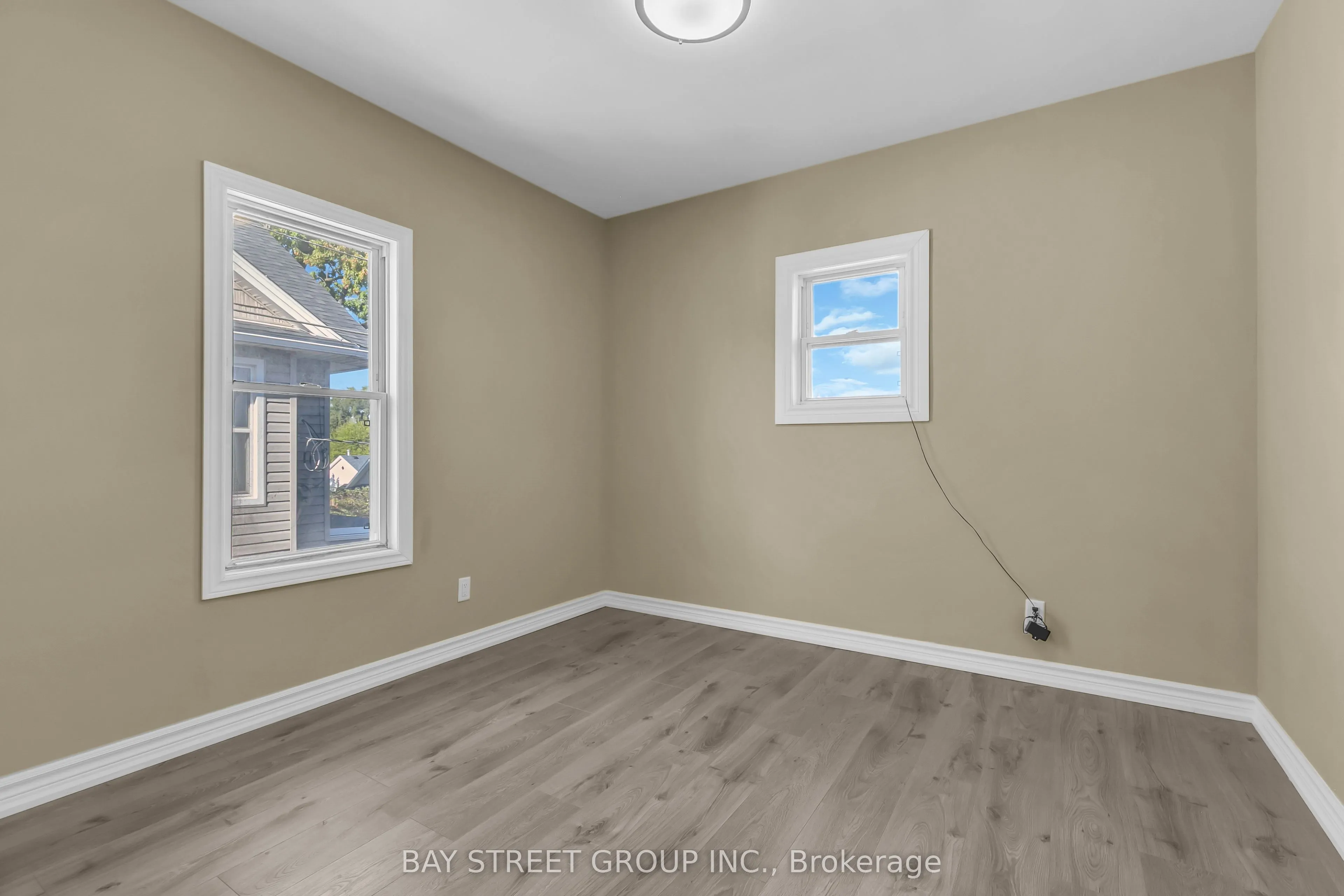 280-282 Campbell Avenue
