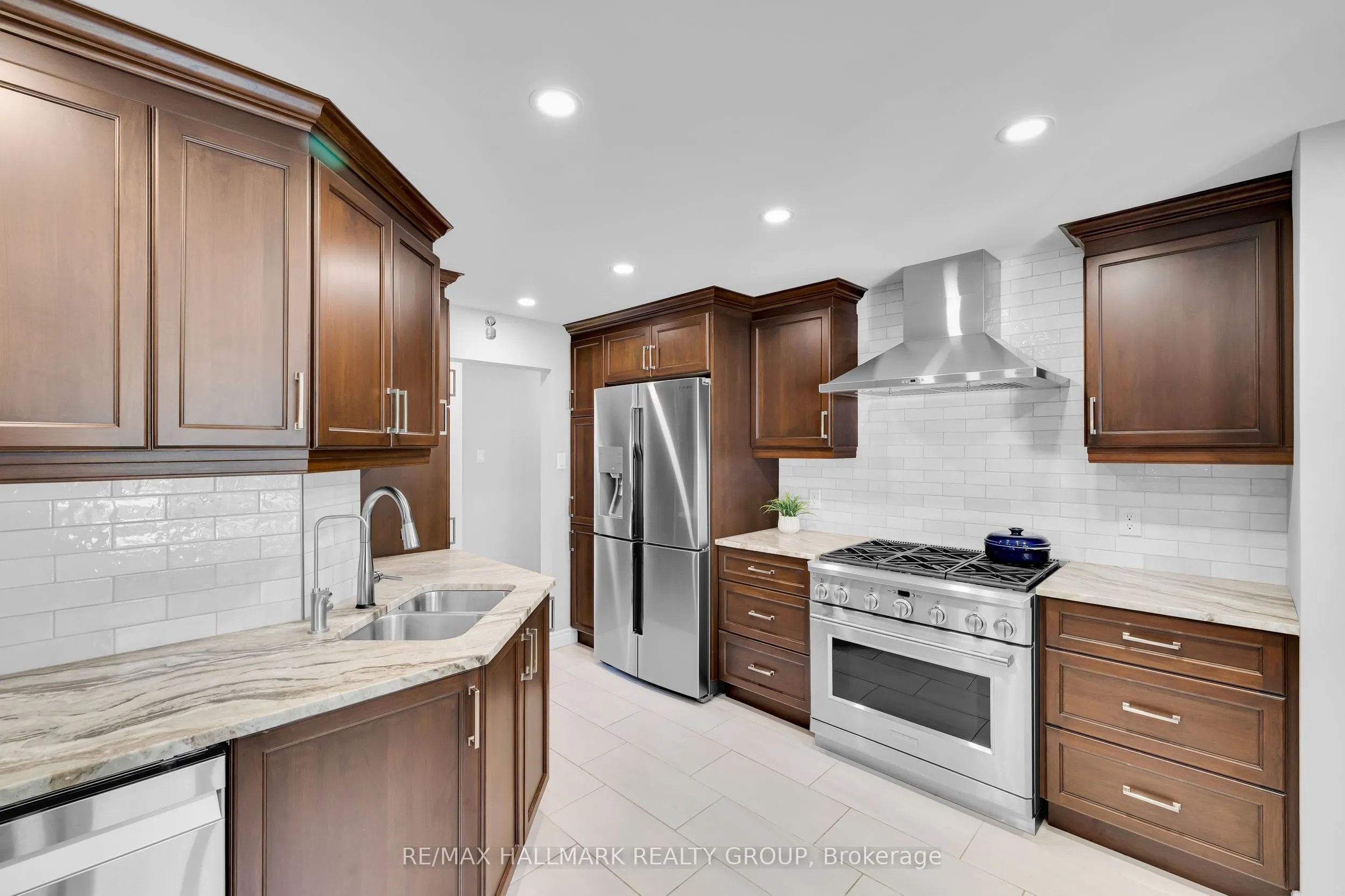 118 Queensline Drive