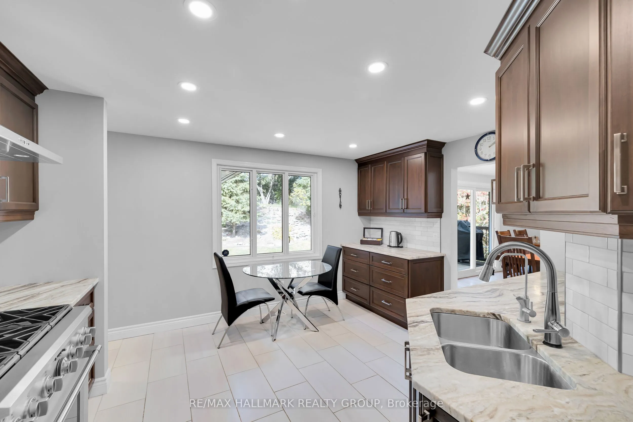 118 Queensline Drive