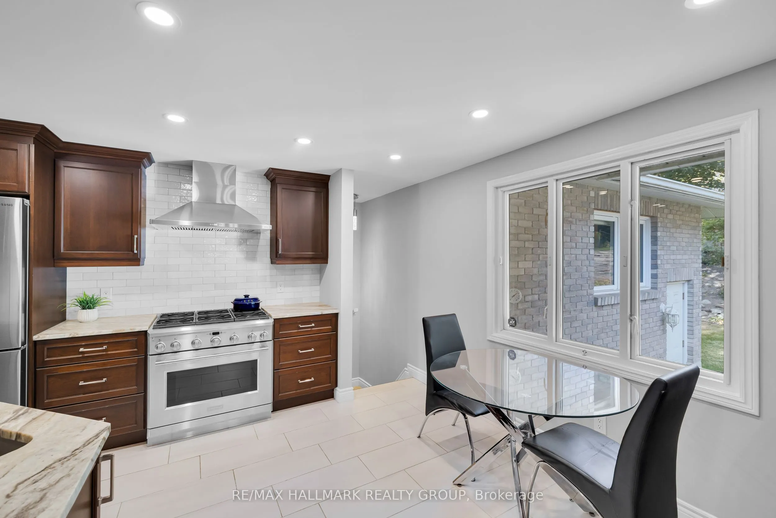 118 Queensline Drive