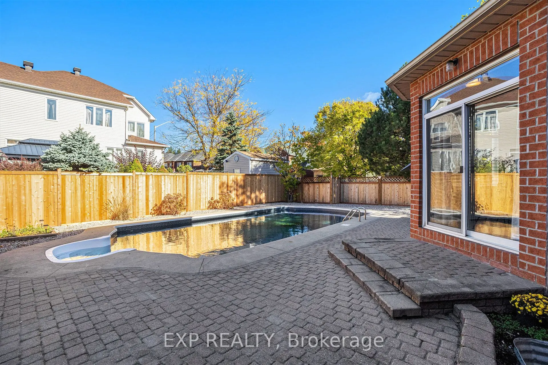 2400 Des Pruches Avenue