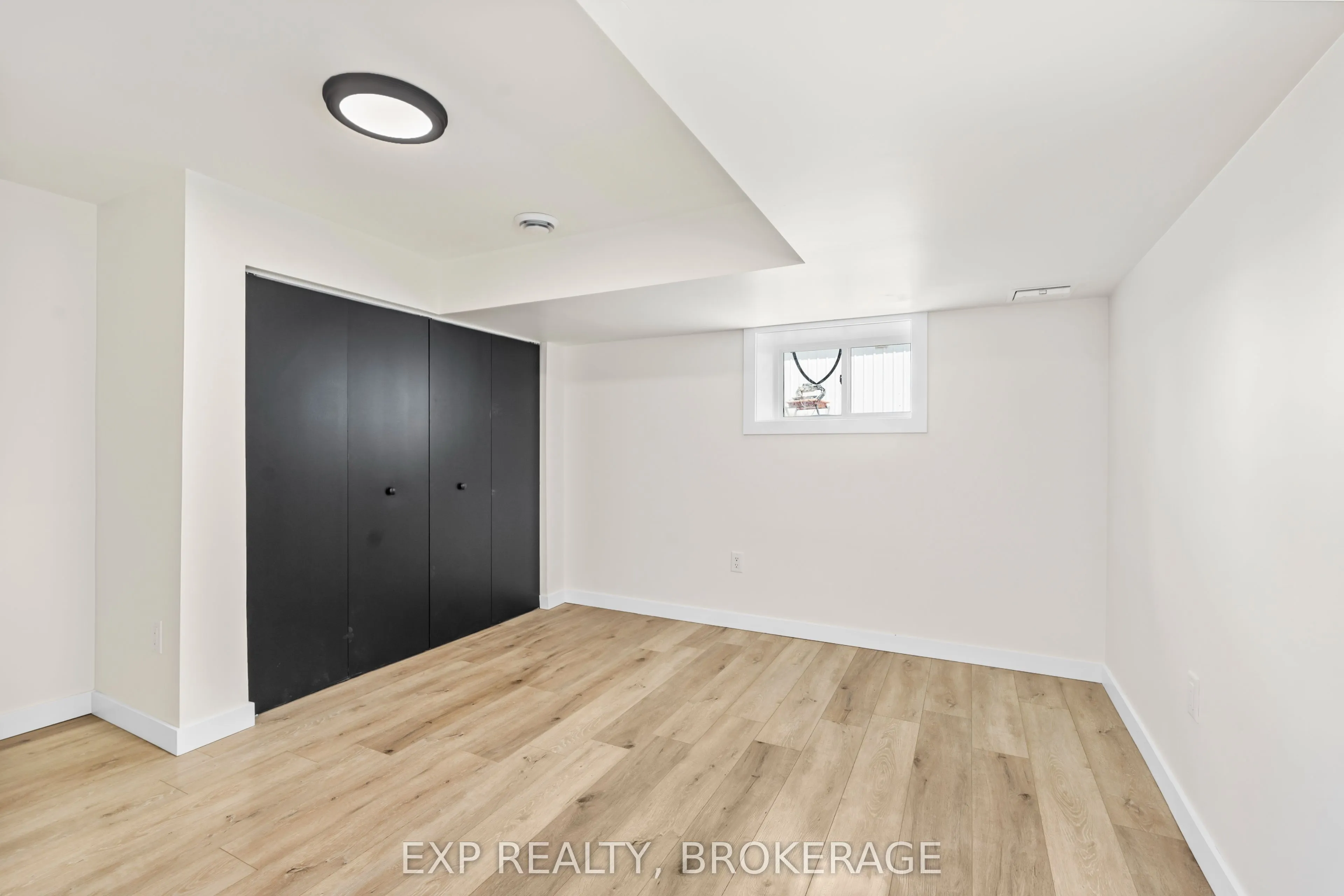 493 COLLEGE Street, #3
