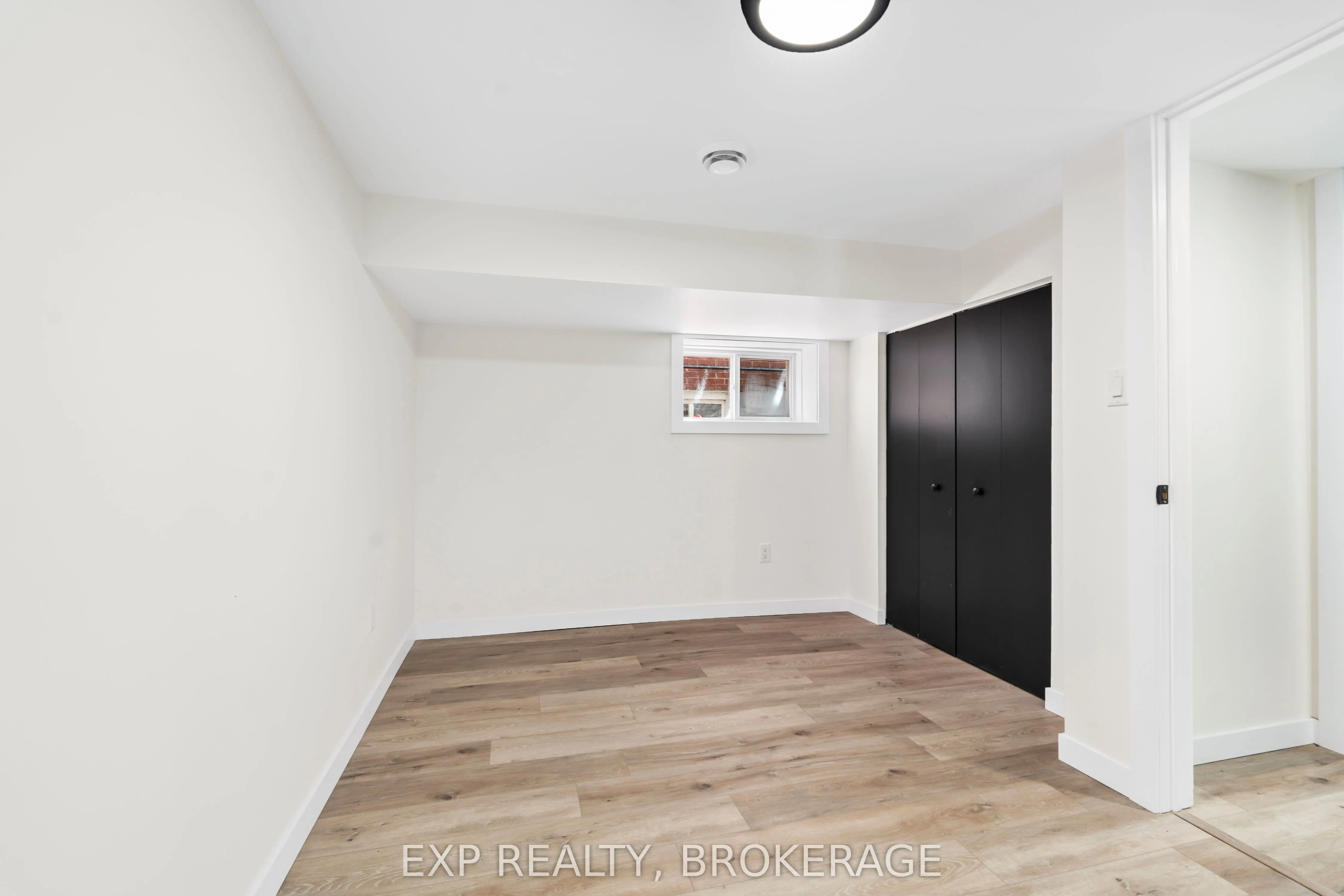 493 COLLEGE Street, #3
