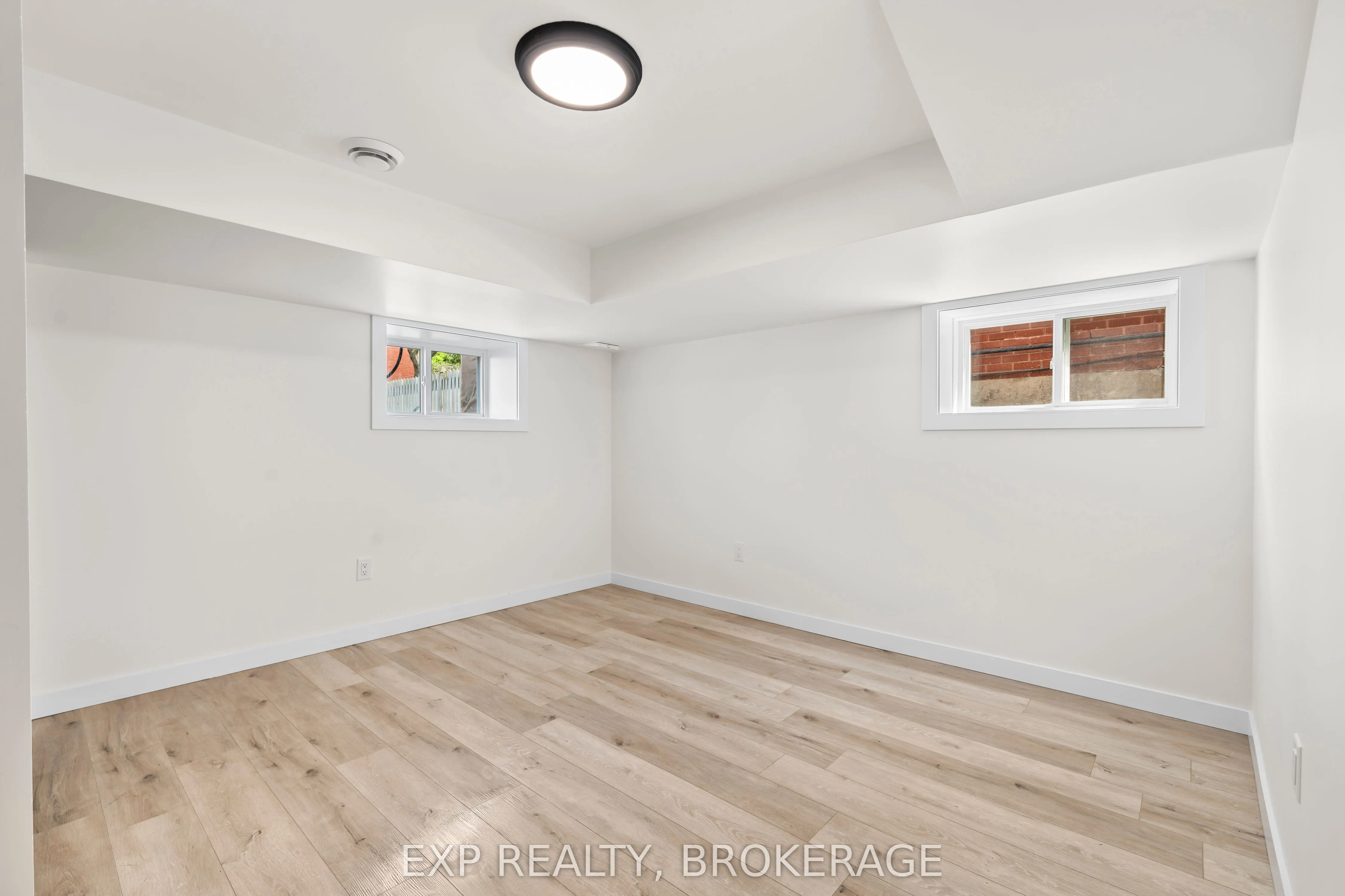493 COLLEGE Street, #3