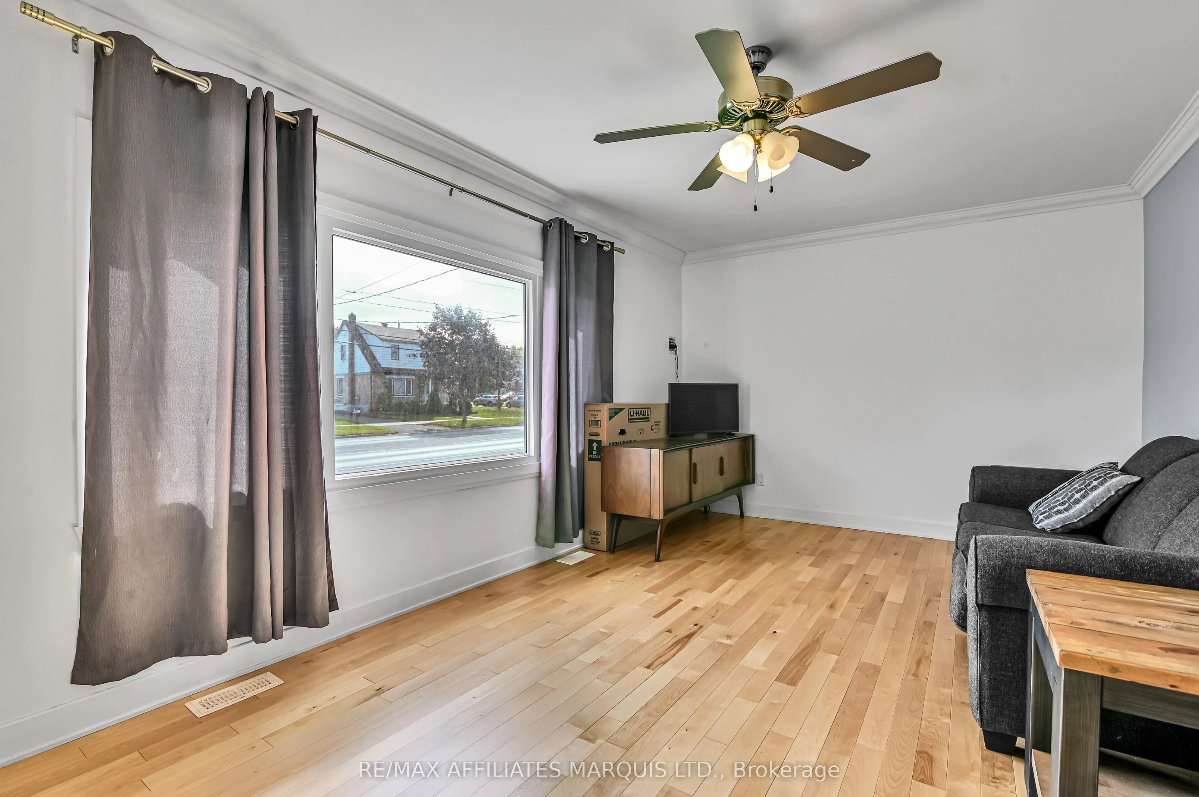 1006 SECOND Street E