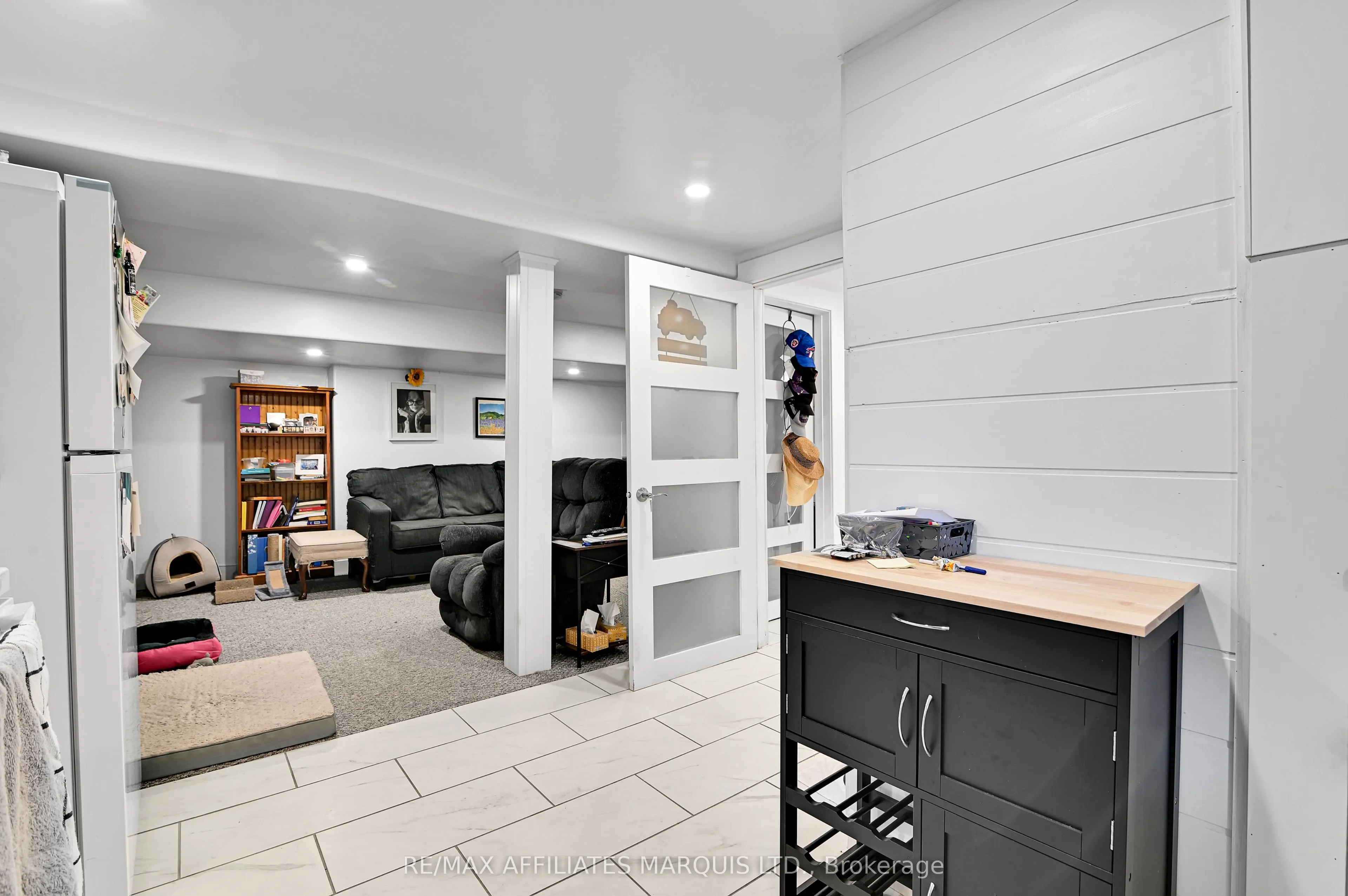 1006 SECOND Street E