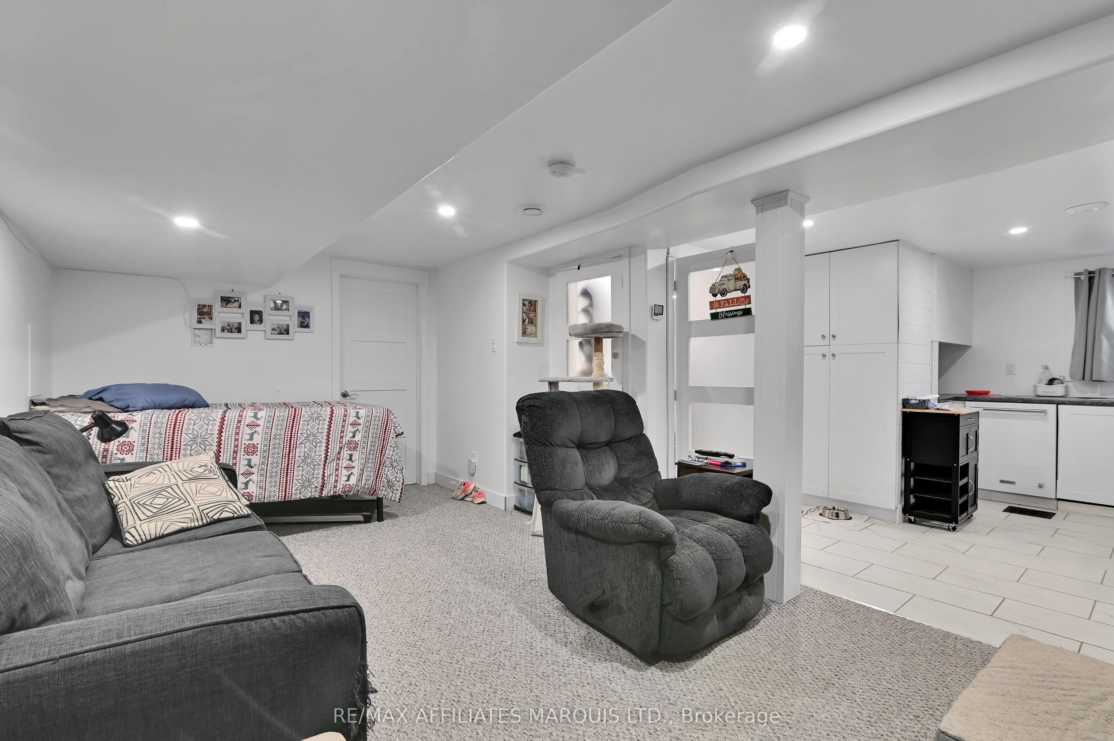 1006 SECOND Street E