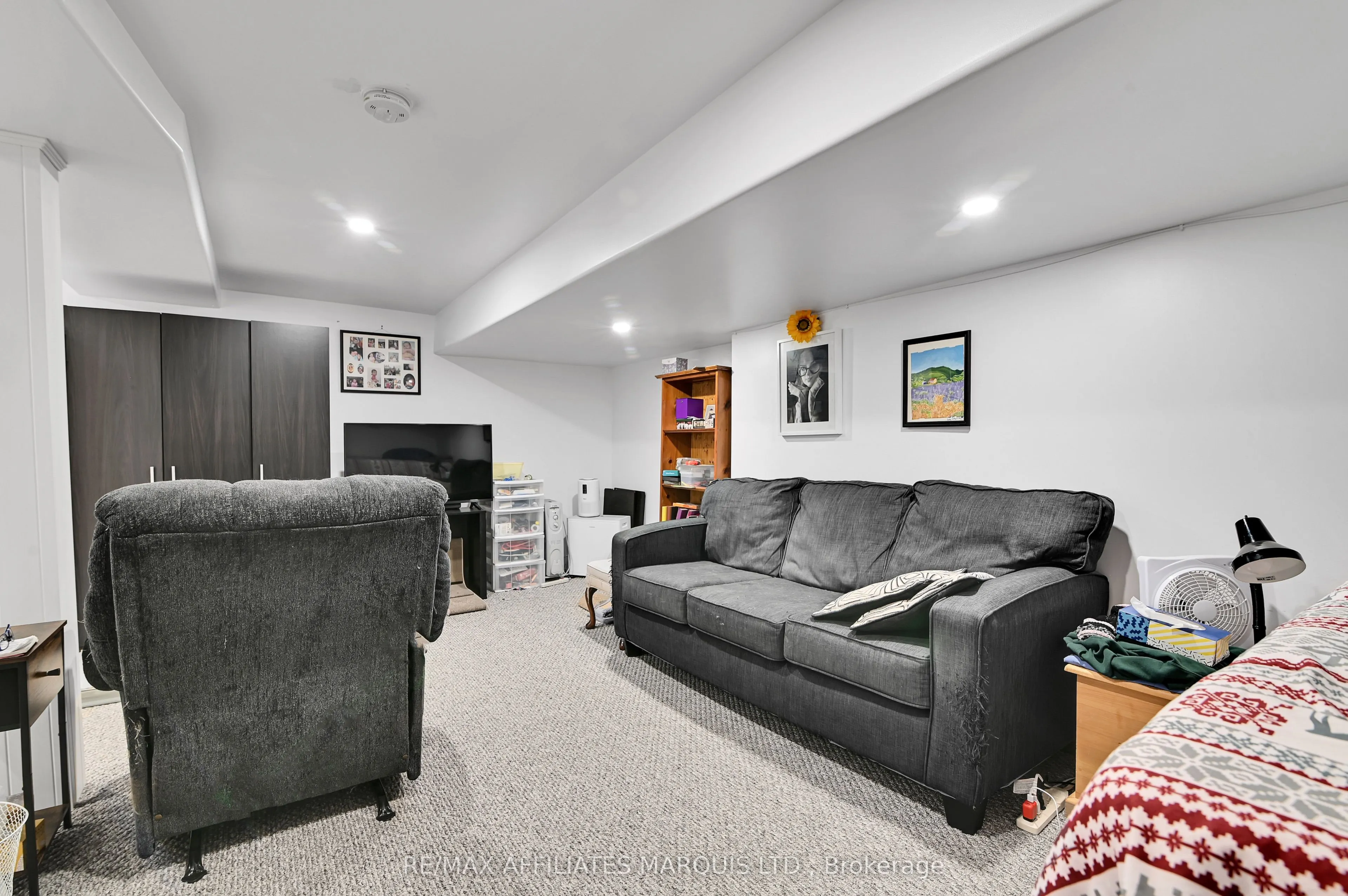 1006 SECOND Street E
