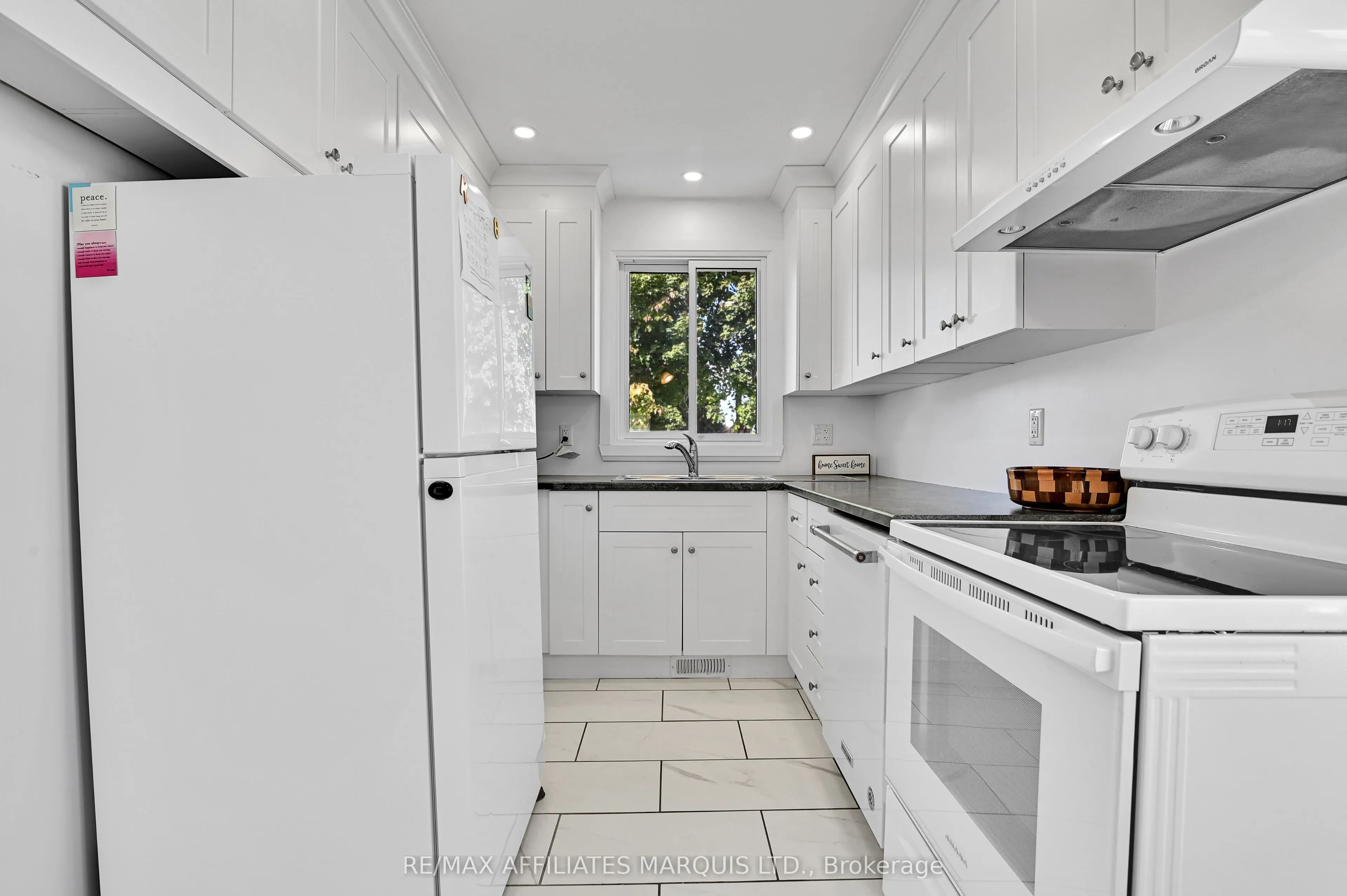 1006 SECOND Street E