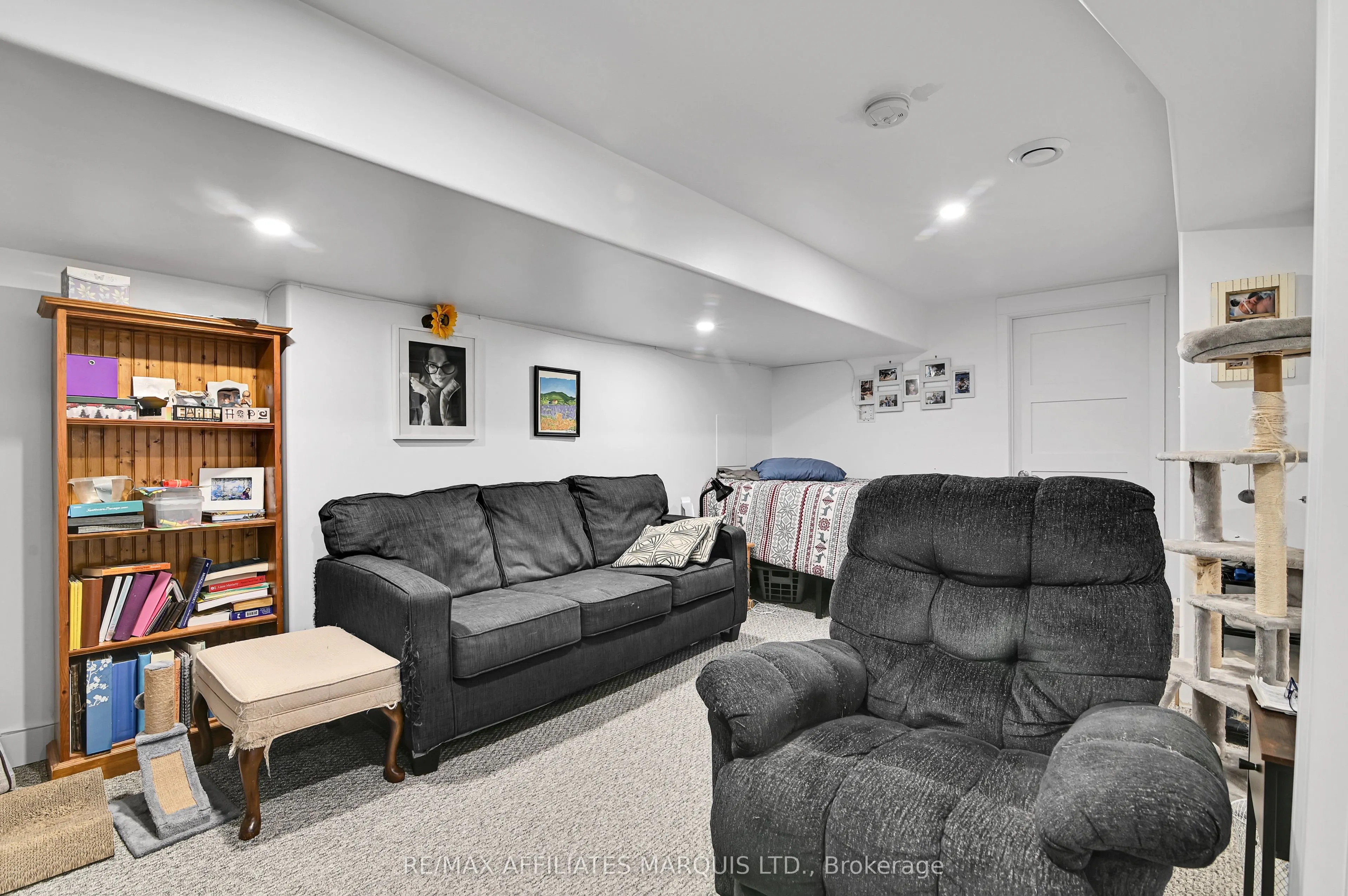 1006 SECOND Street E