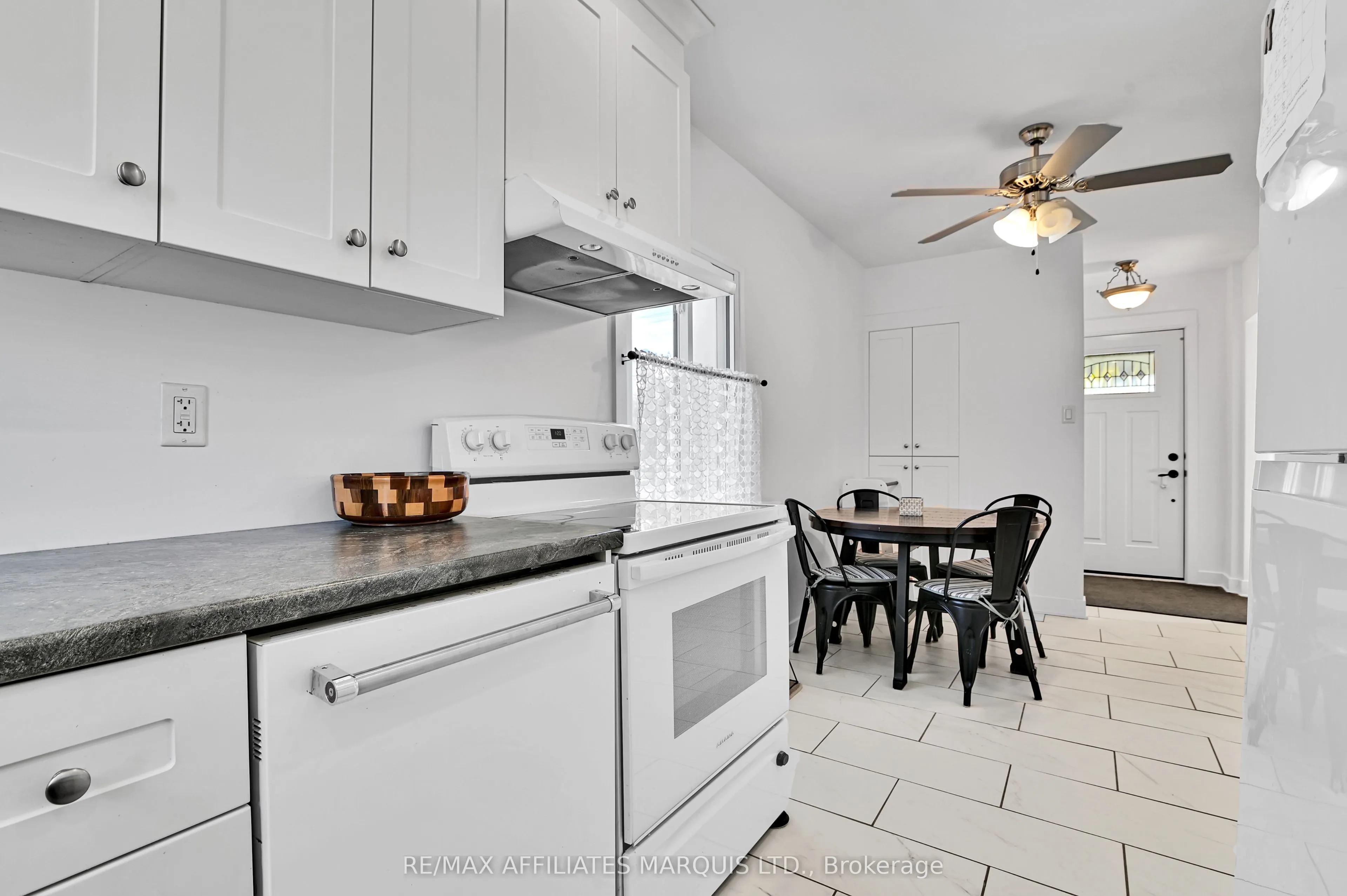 1006 SECOND Street E