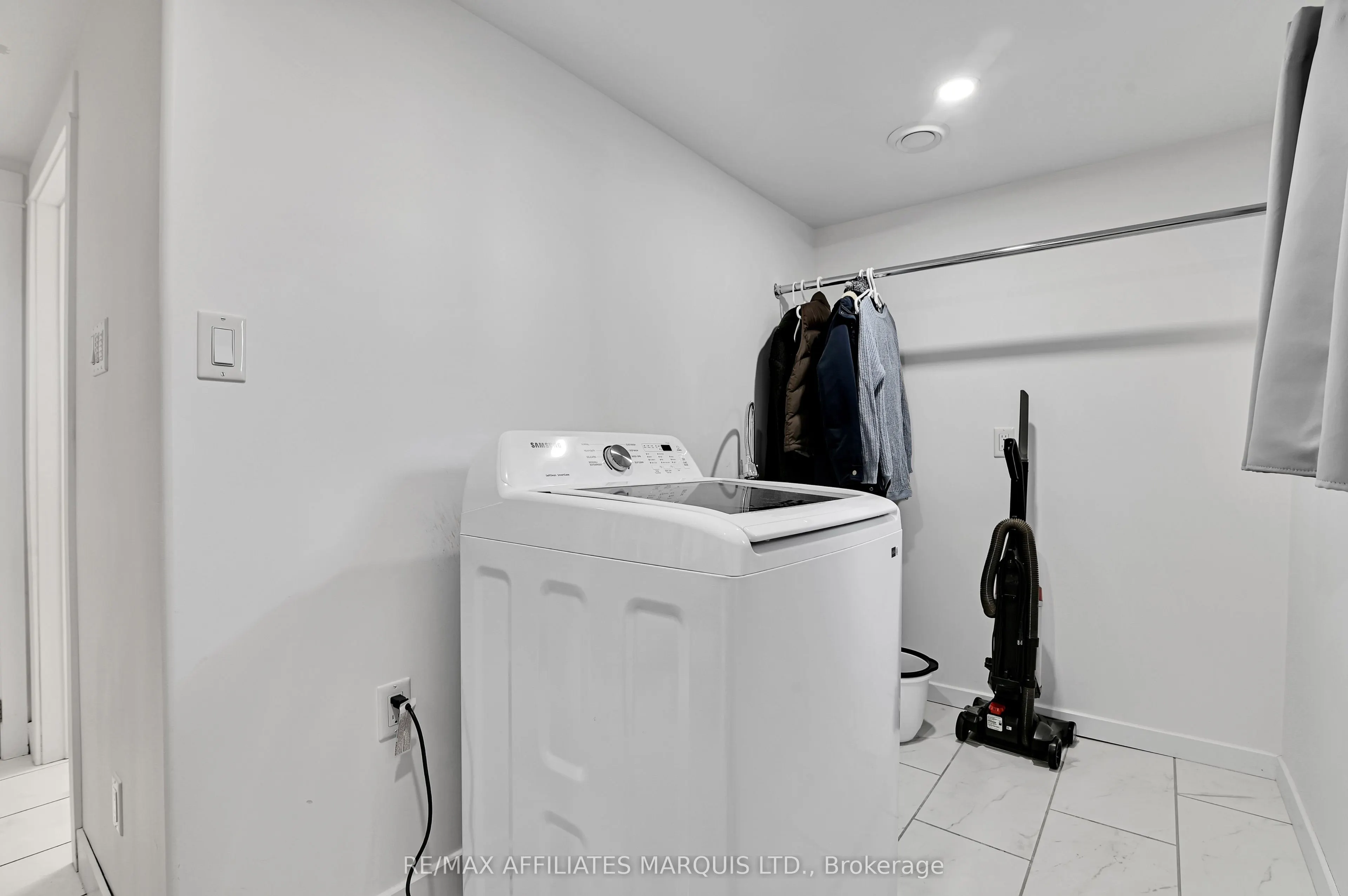 1006 SECOND Street E