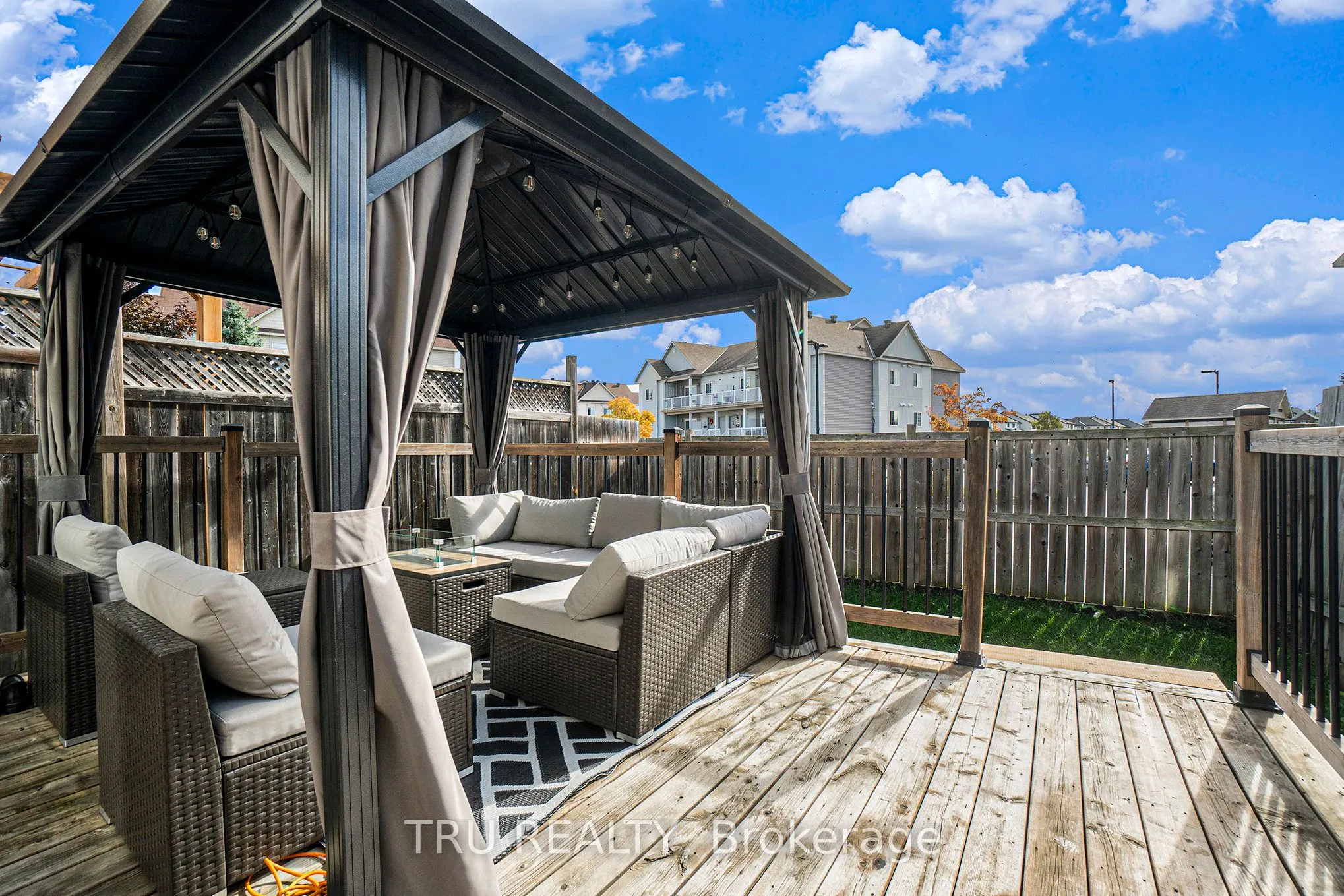 214 Arrita Street E