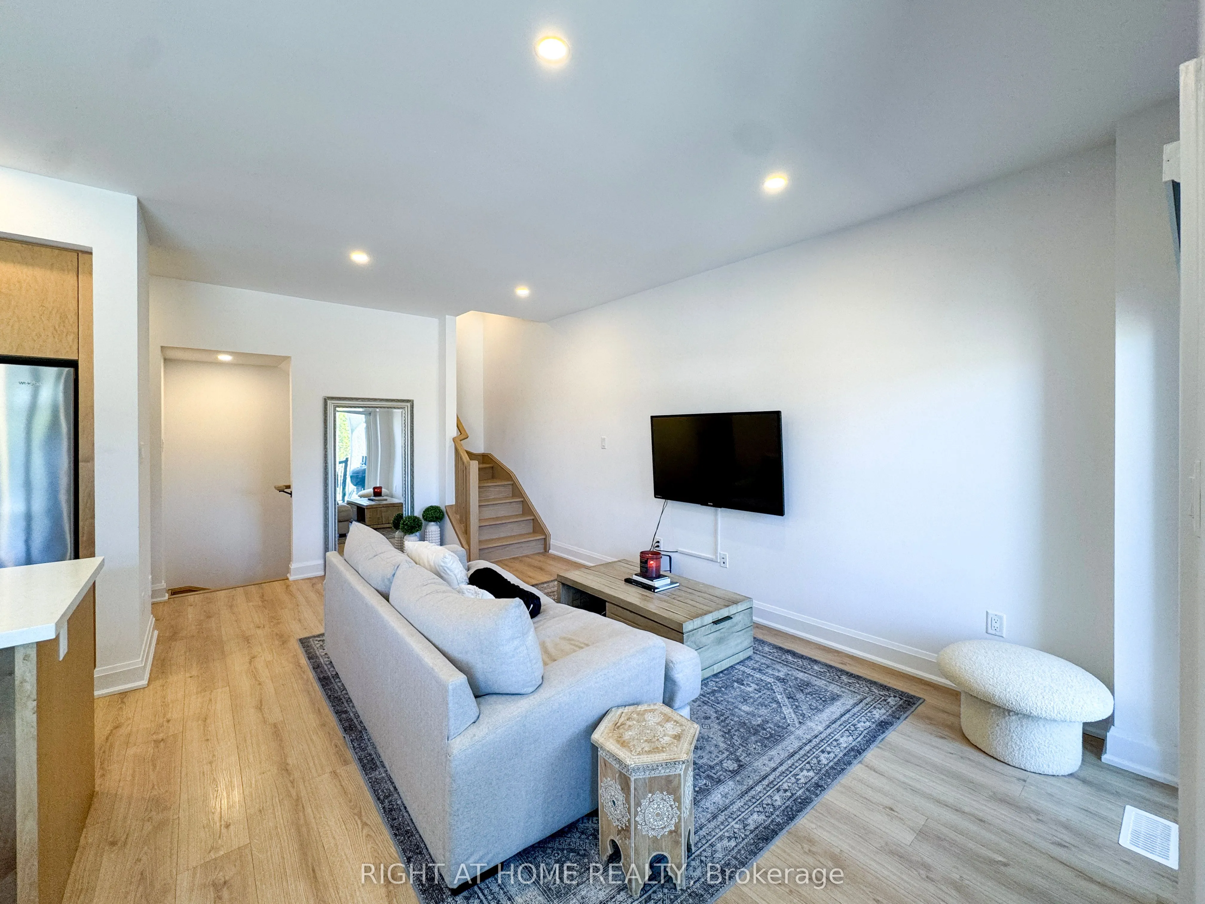 292 VINE Street, #23