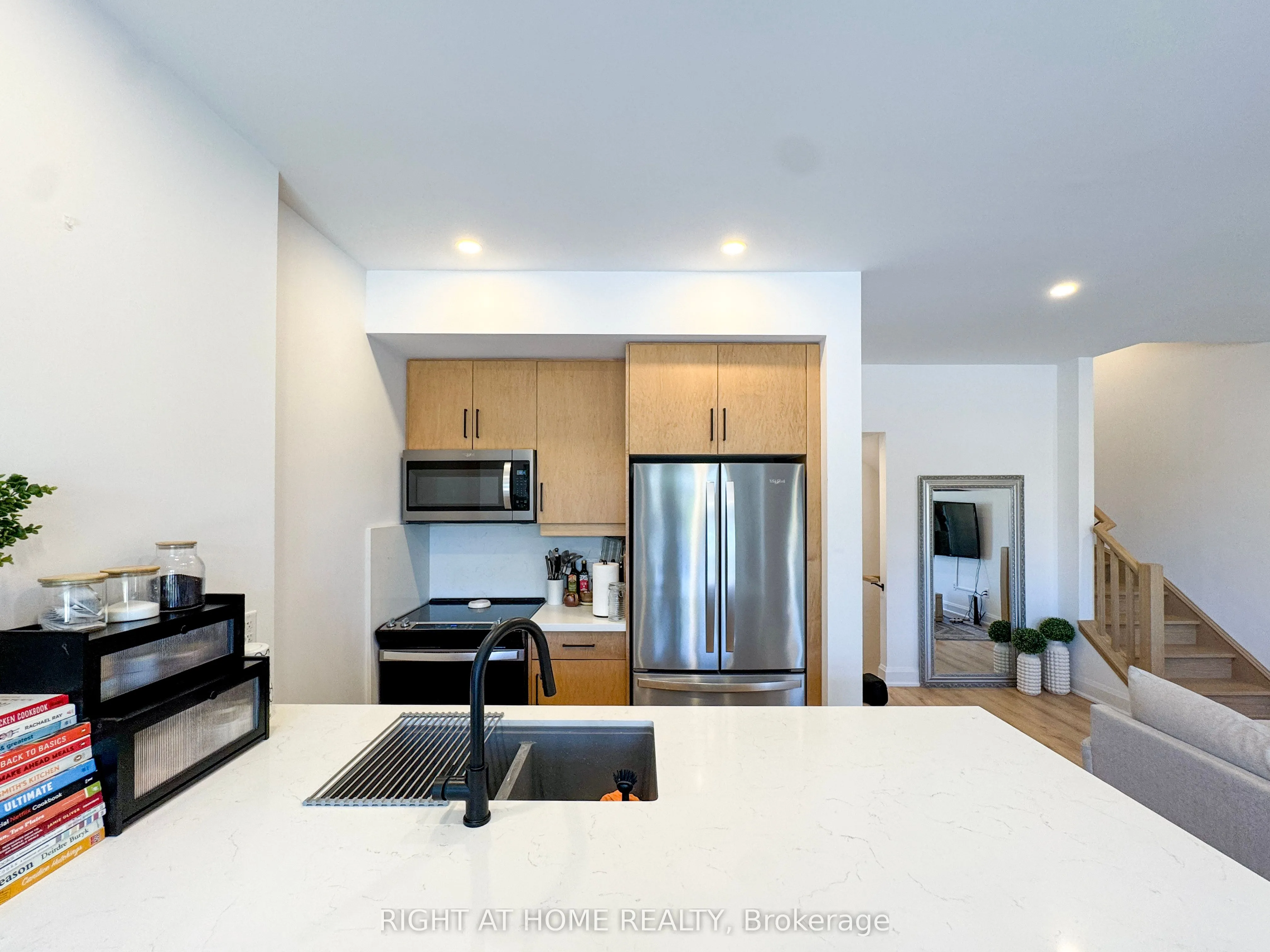 292 VINE Street, #23