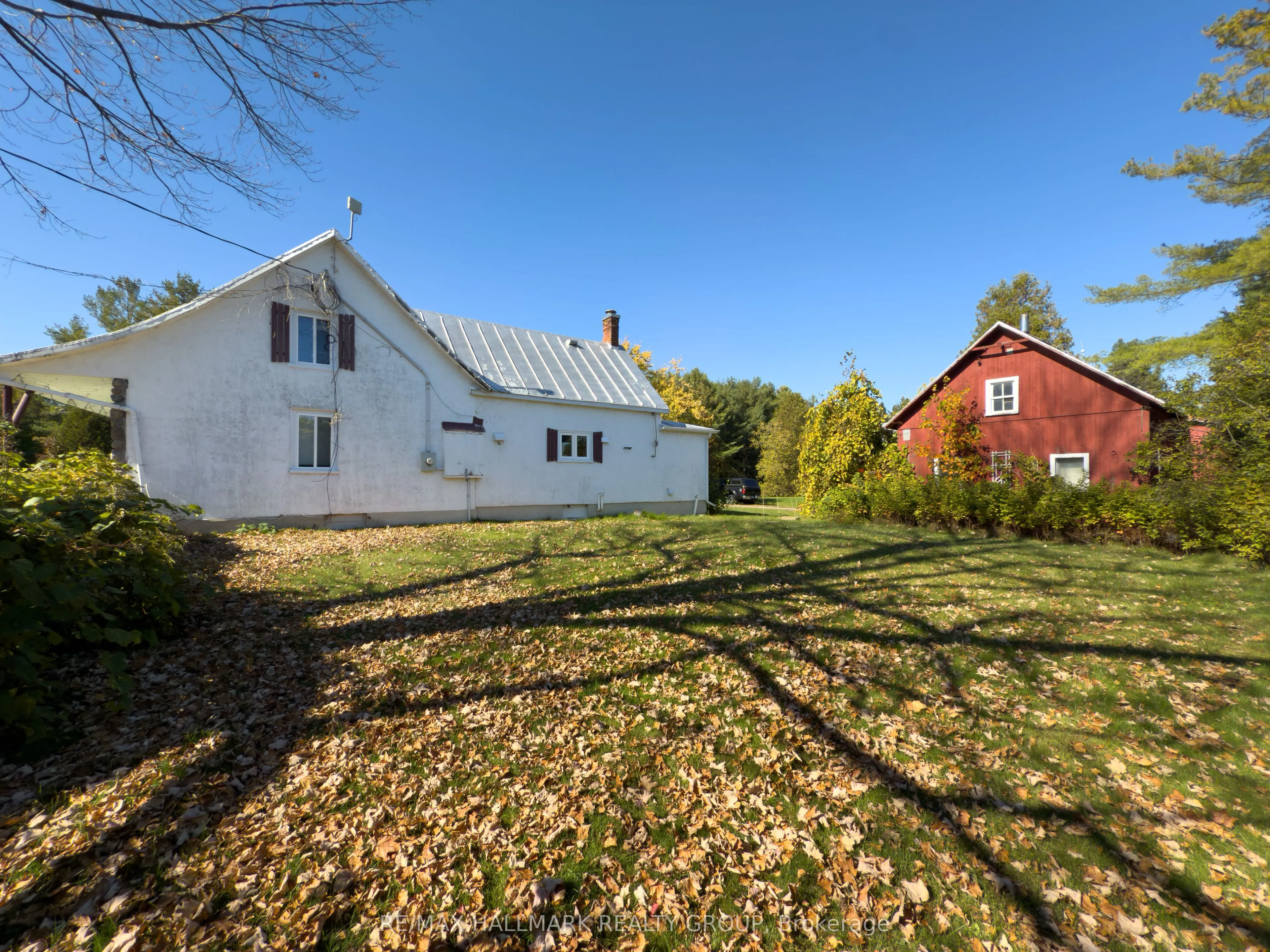 1677 Ste Anne Road