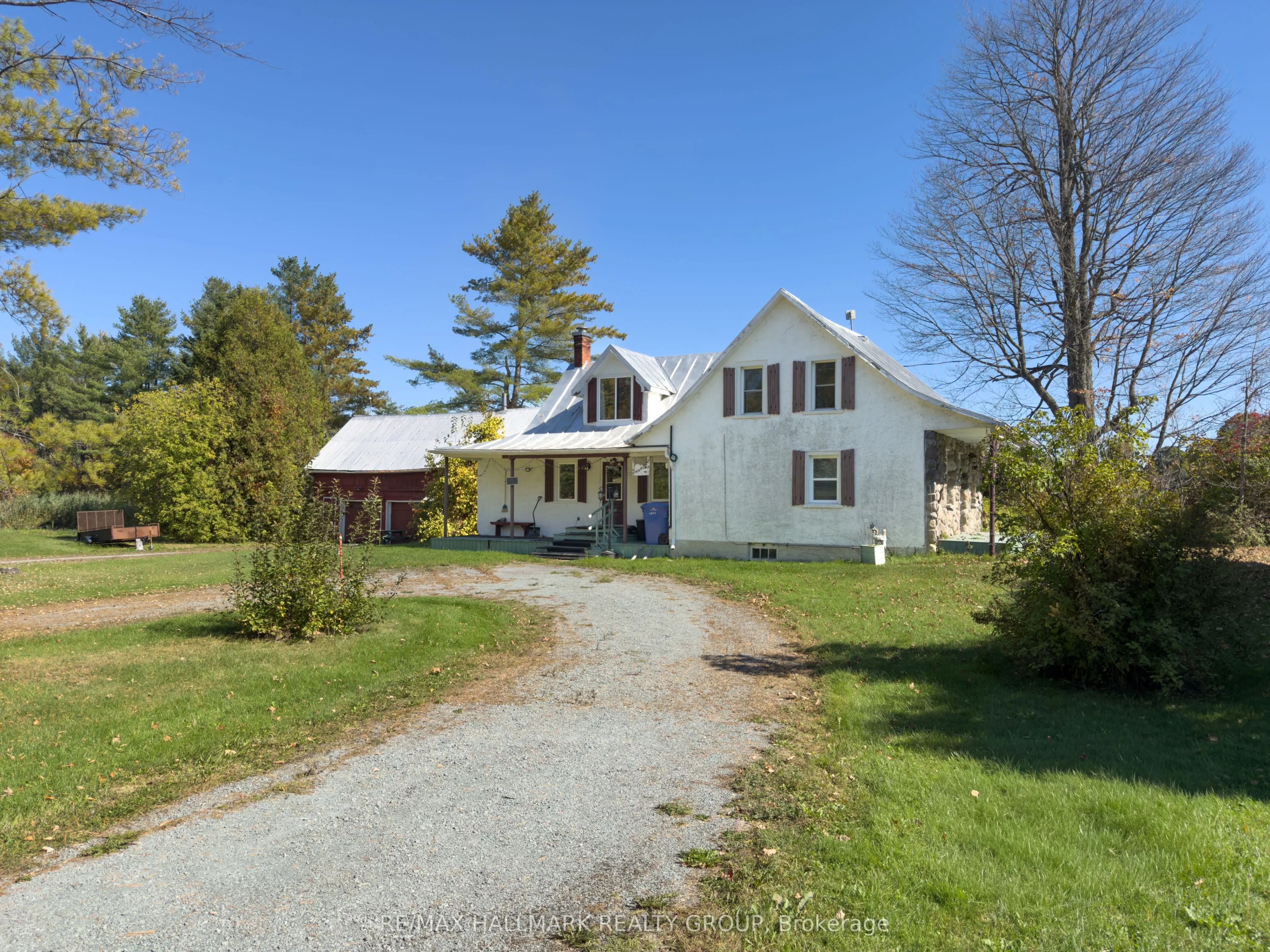 1677 Ste Anne Road