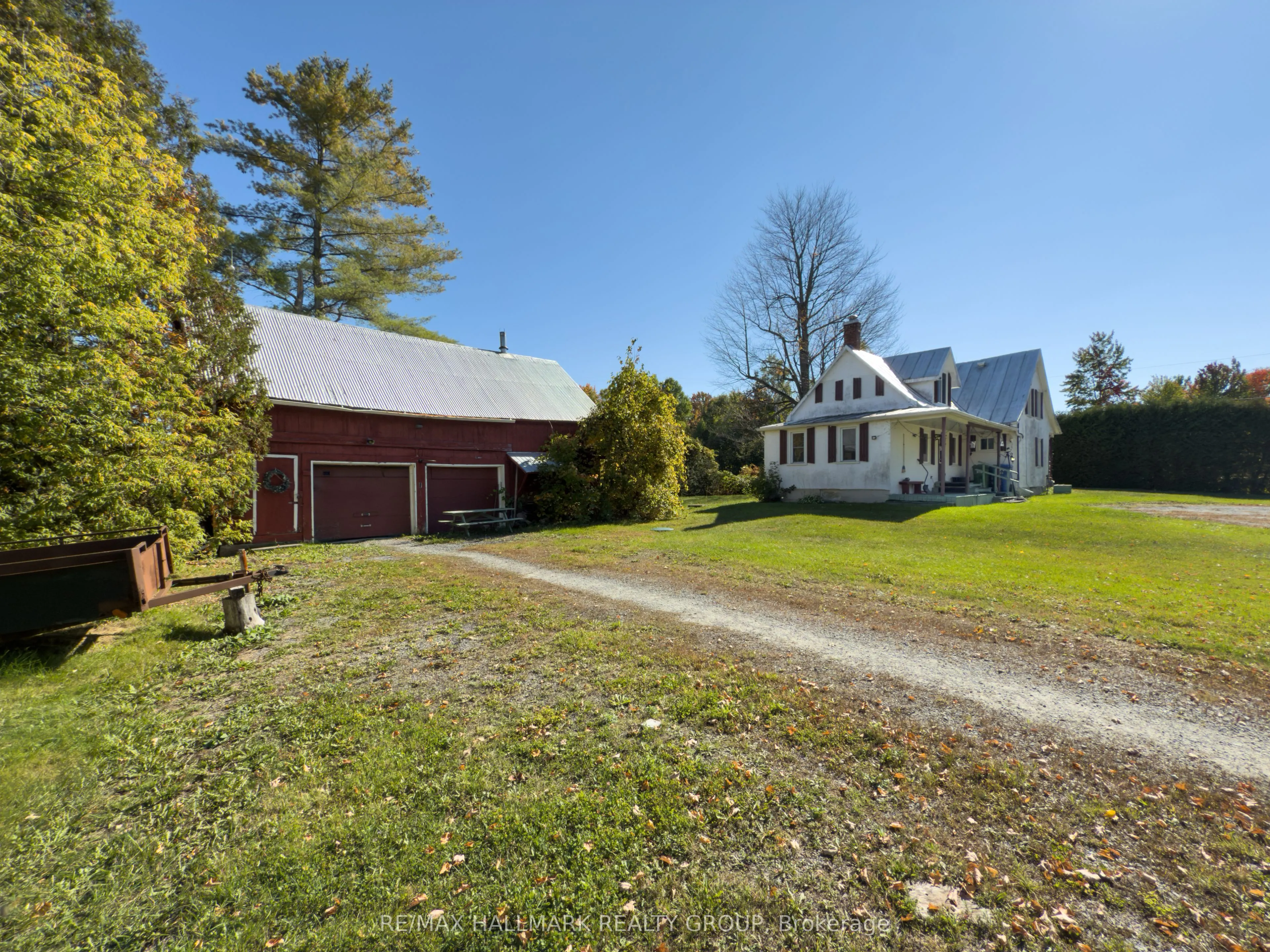 1677 Ste Anne Road