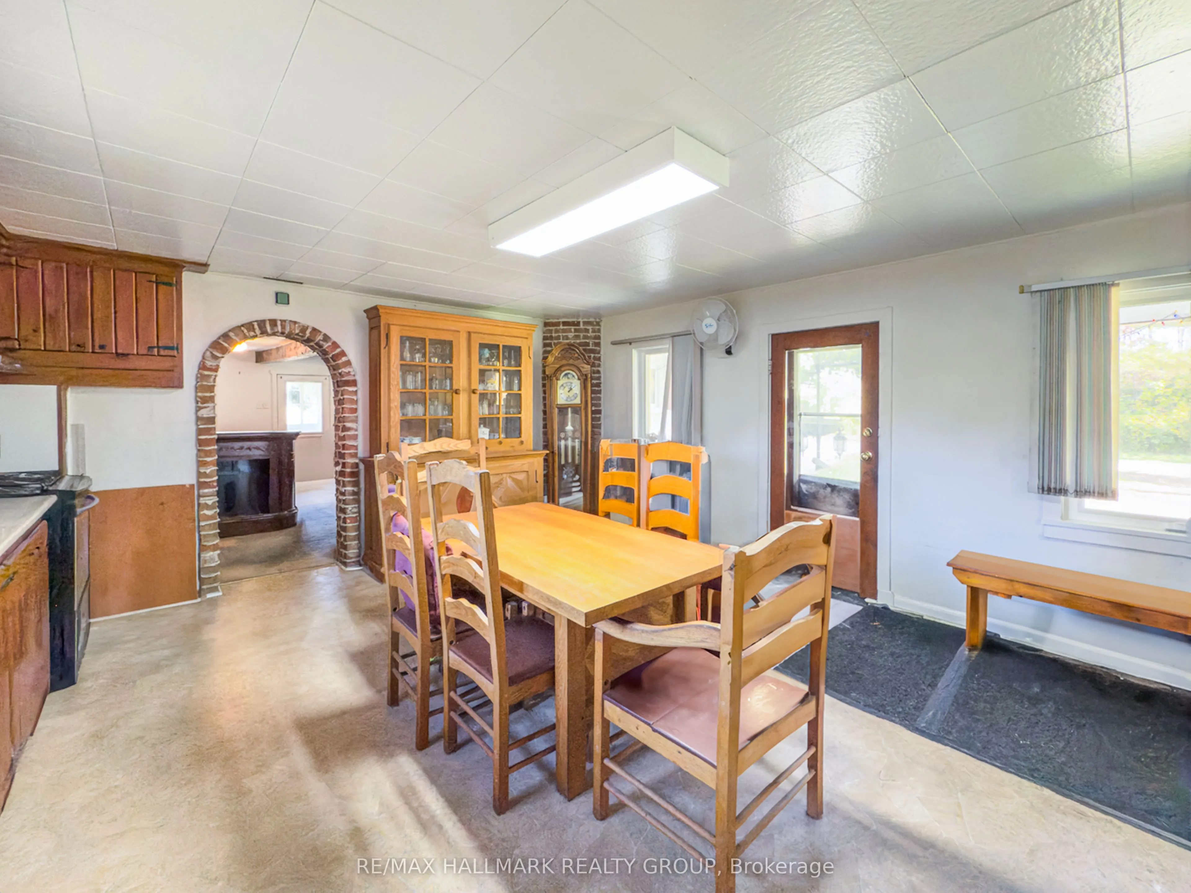 1677 Ste Anne Road