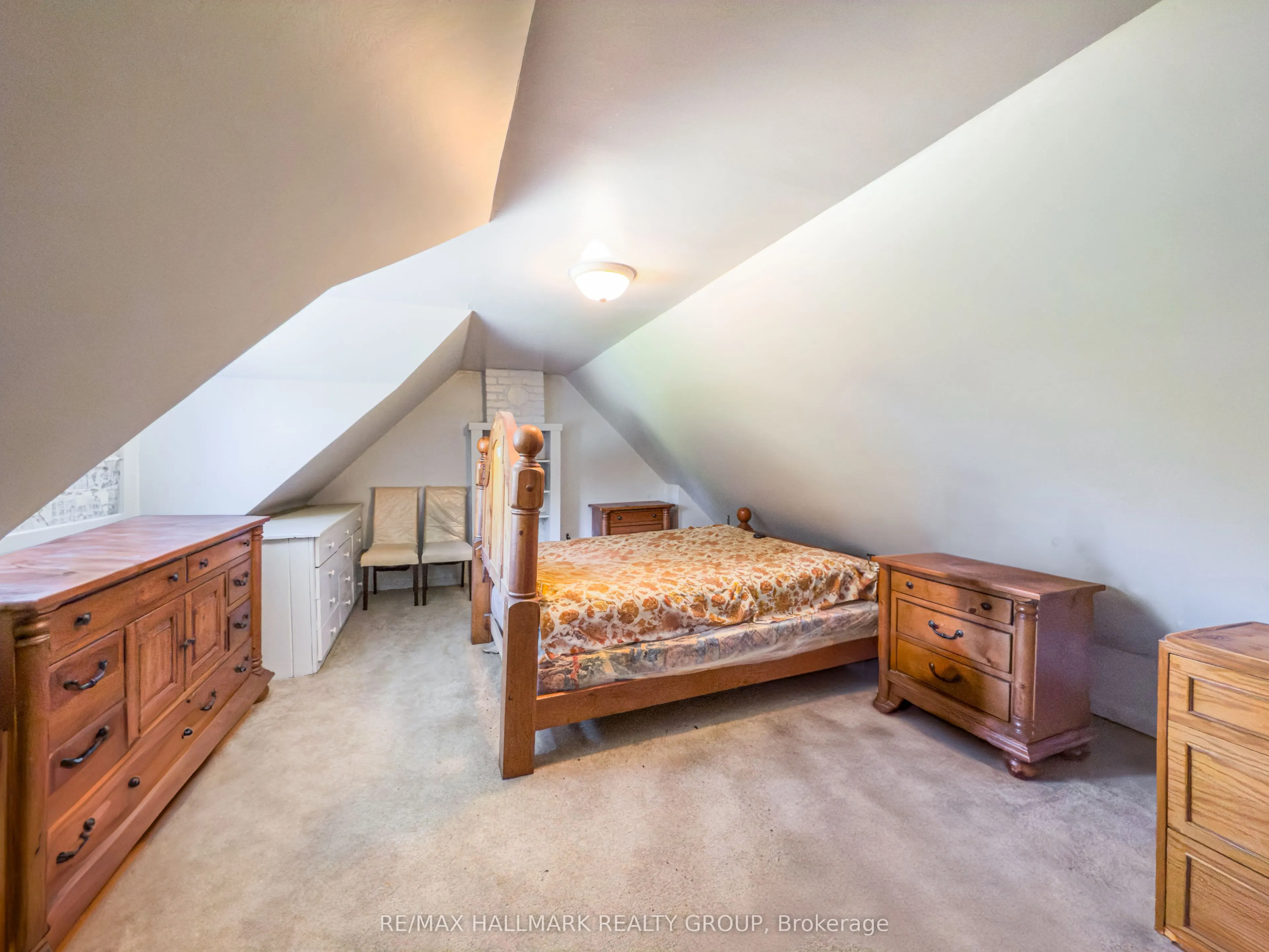 1677 Ste Anne Road