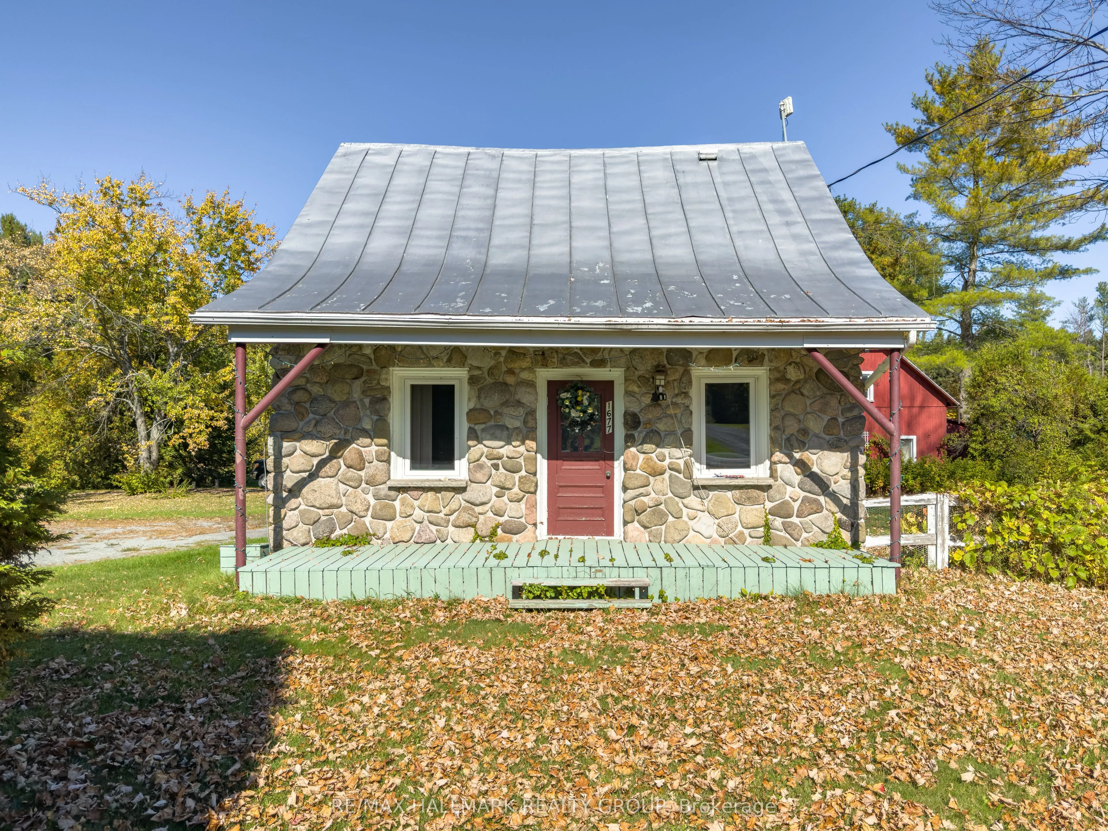 1677 Ste Anne Road