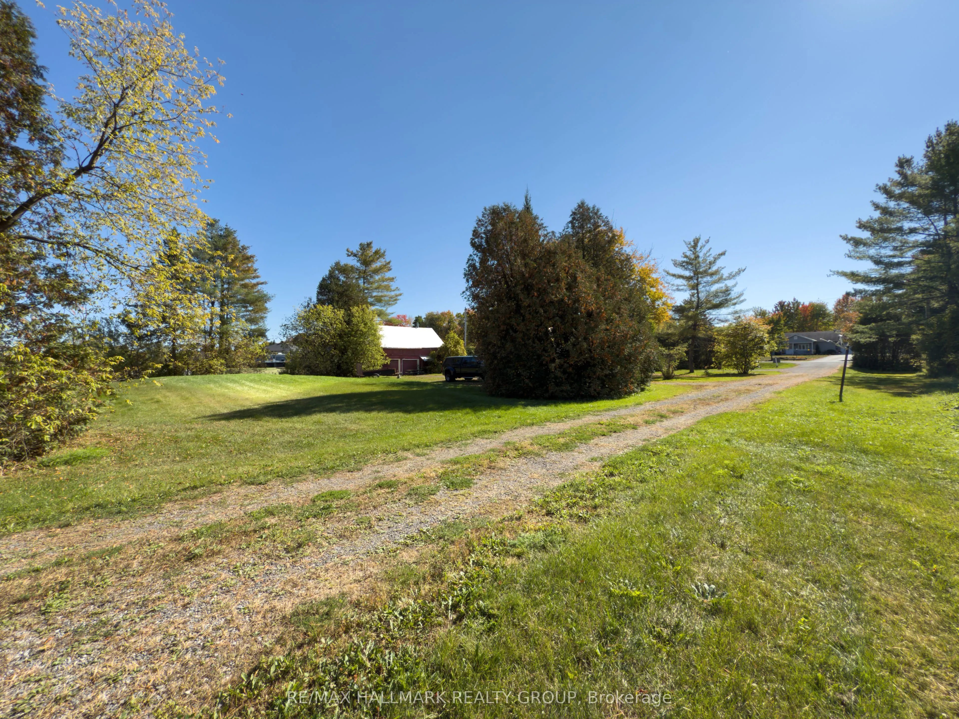 1677 Ste Anne Road