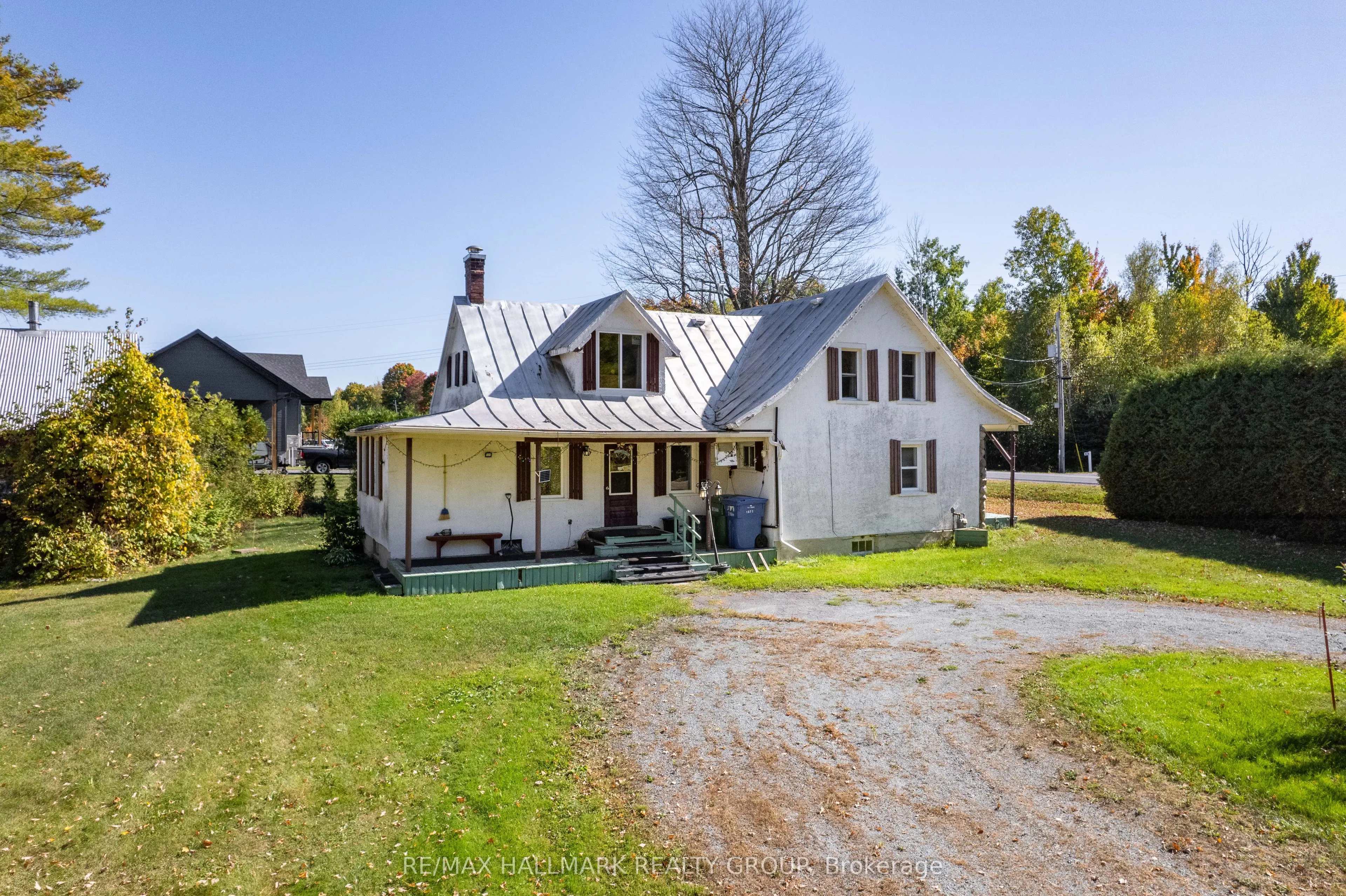 1677 Ste Anne Road