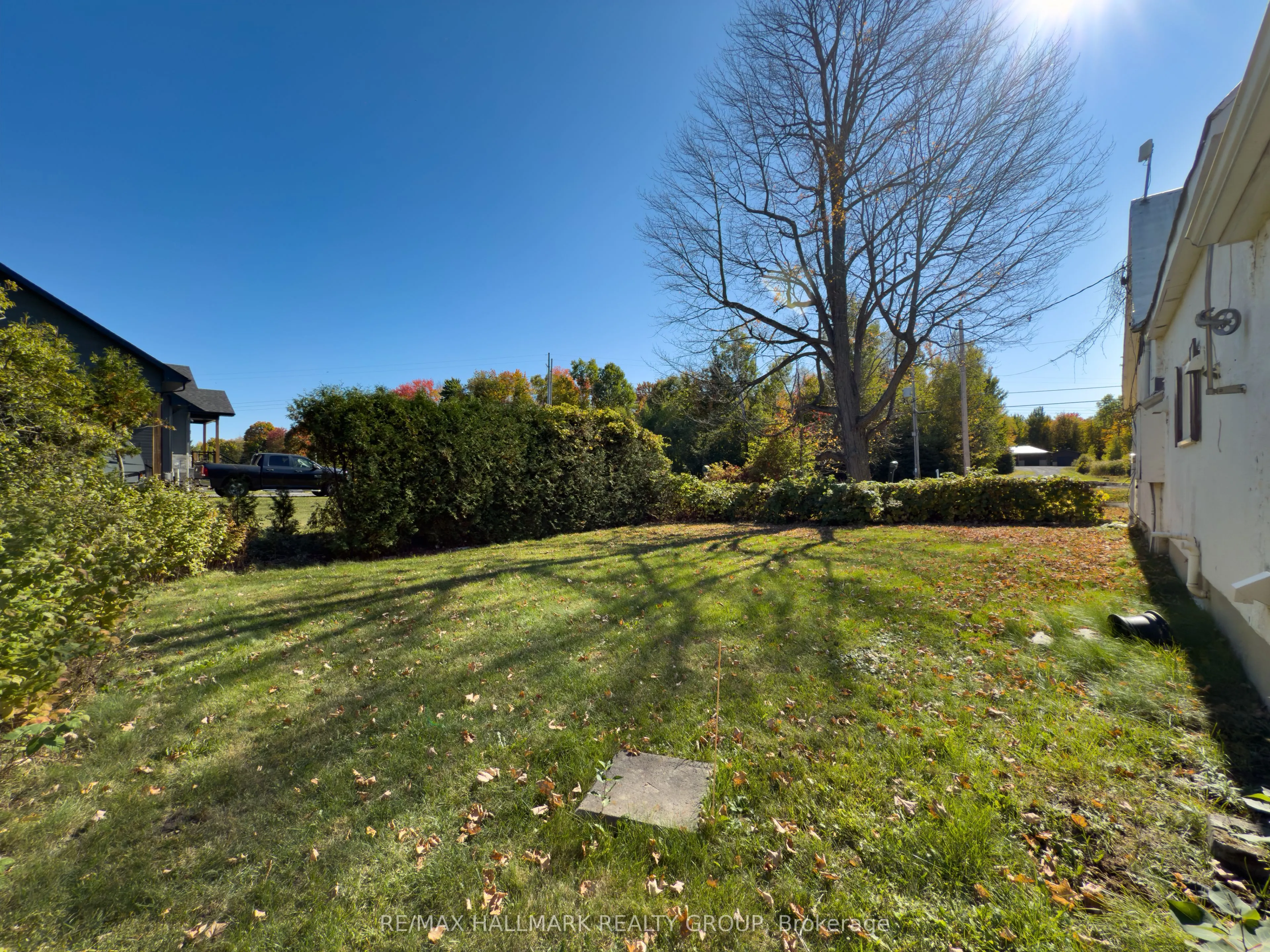 1677 Ste Anne Road