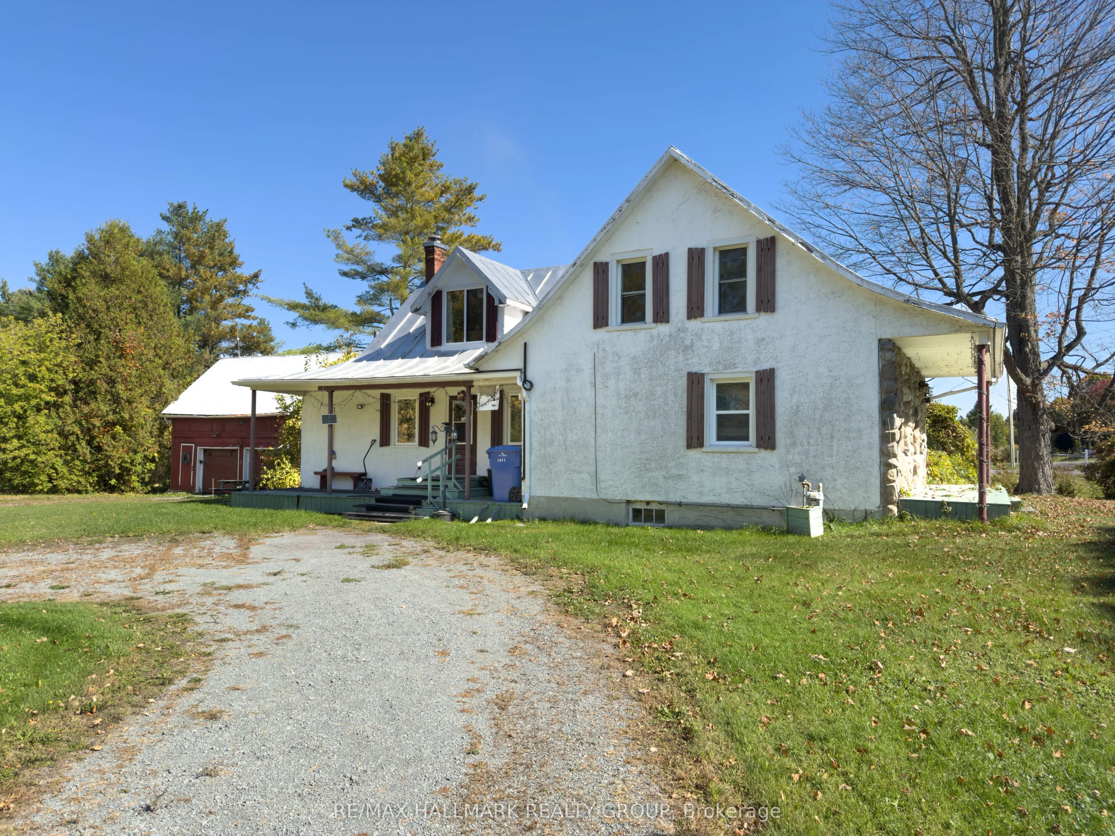 1677 Ste Anne Road