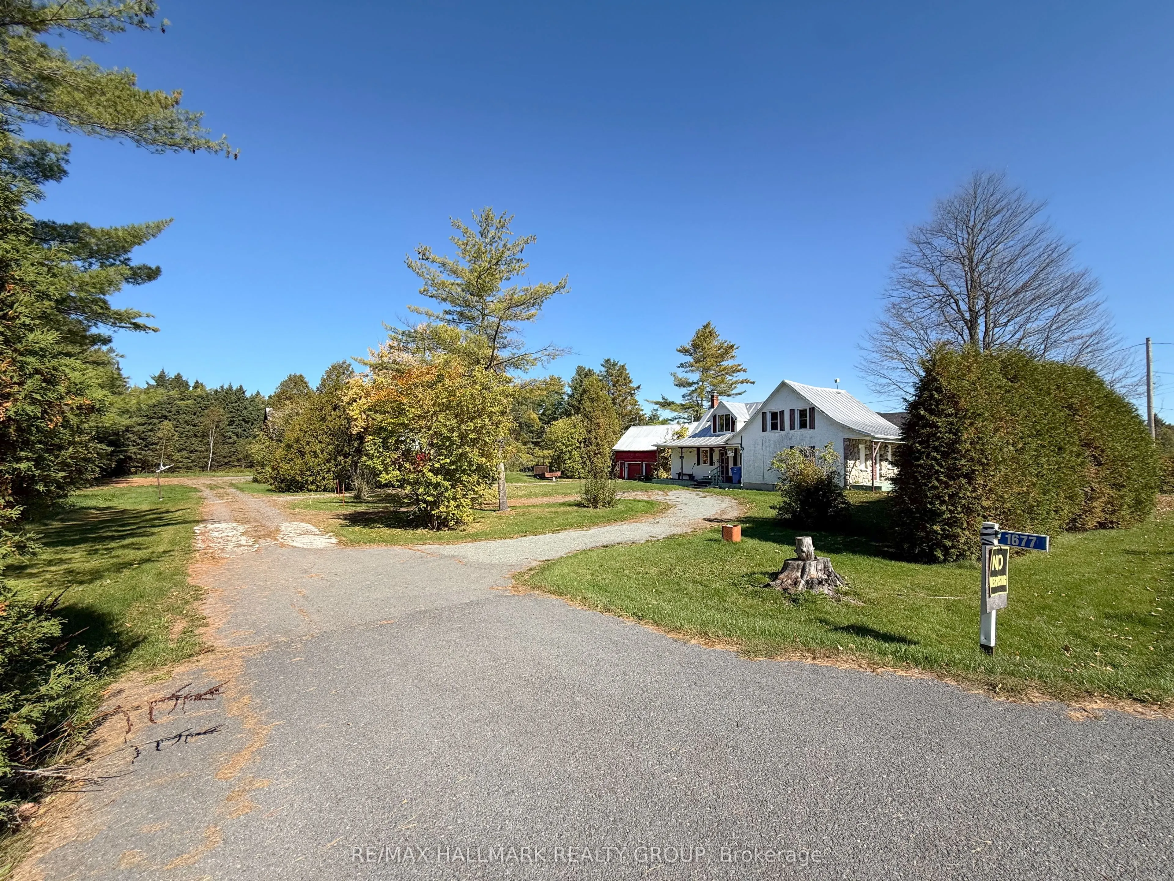 1677 Ste Anne Road
