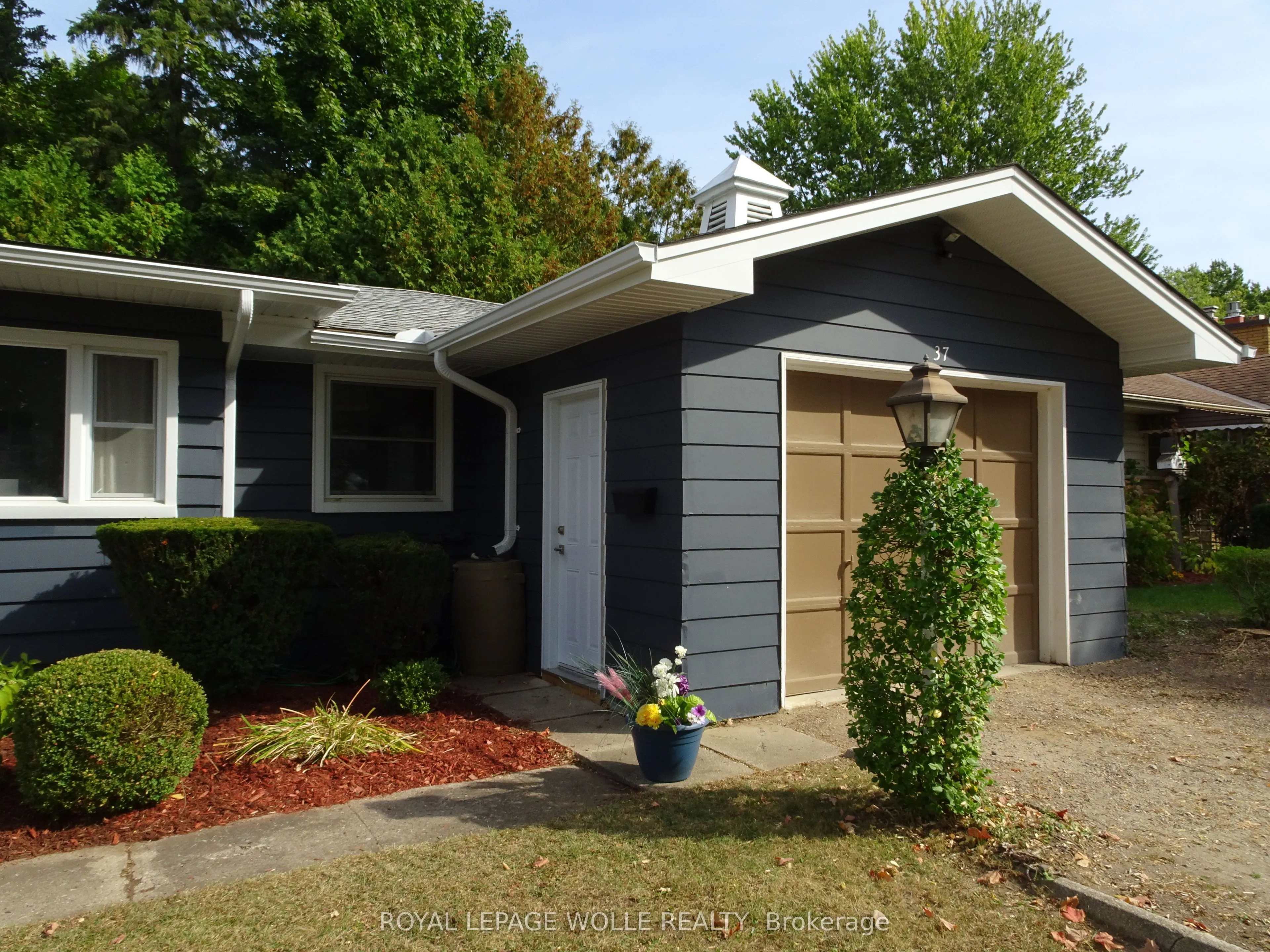 37 Arnella Crescent