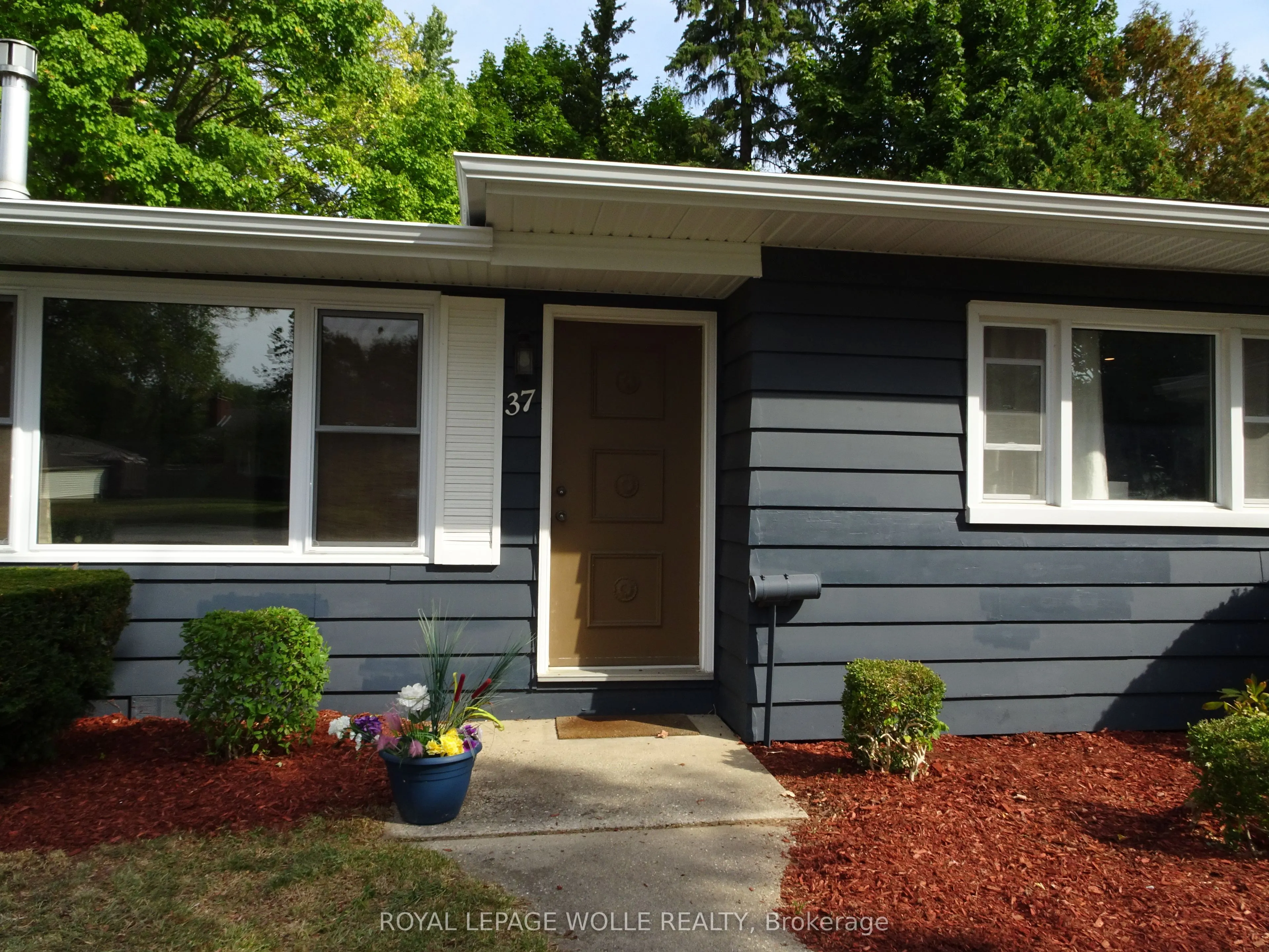 37 Arnella Crescent