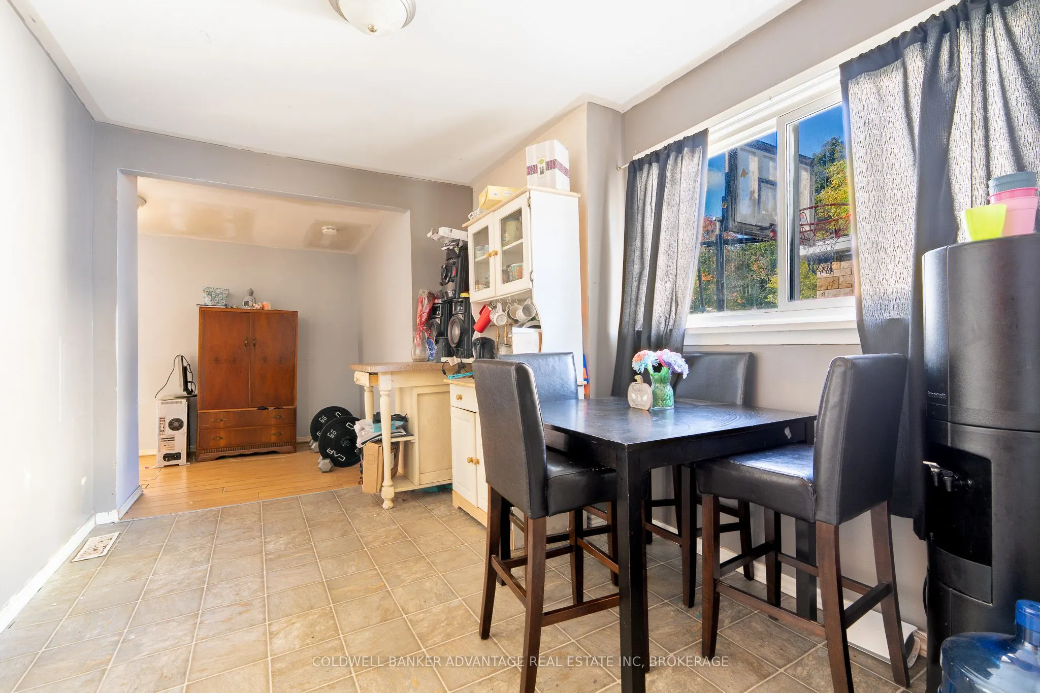 4674 Ryerson Crescent