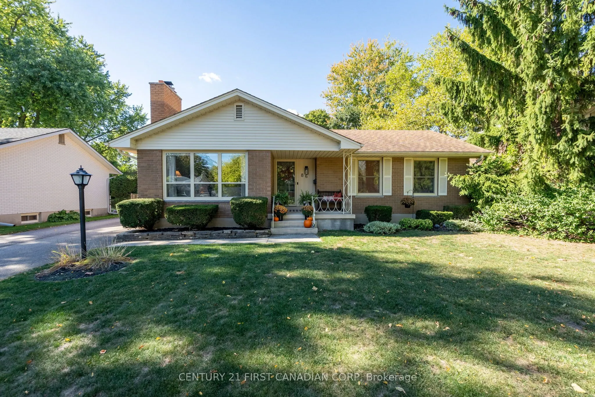 86 Mcleod Crescent
