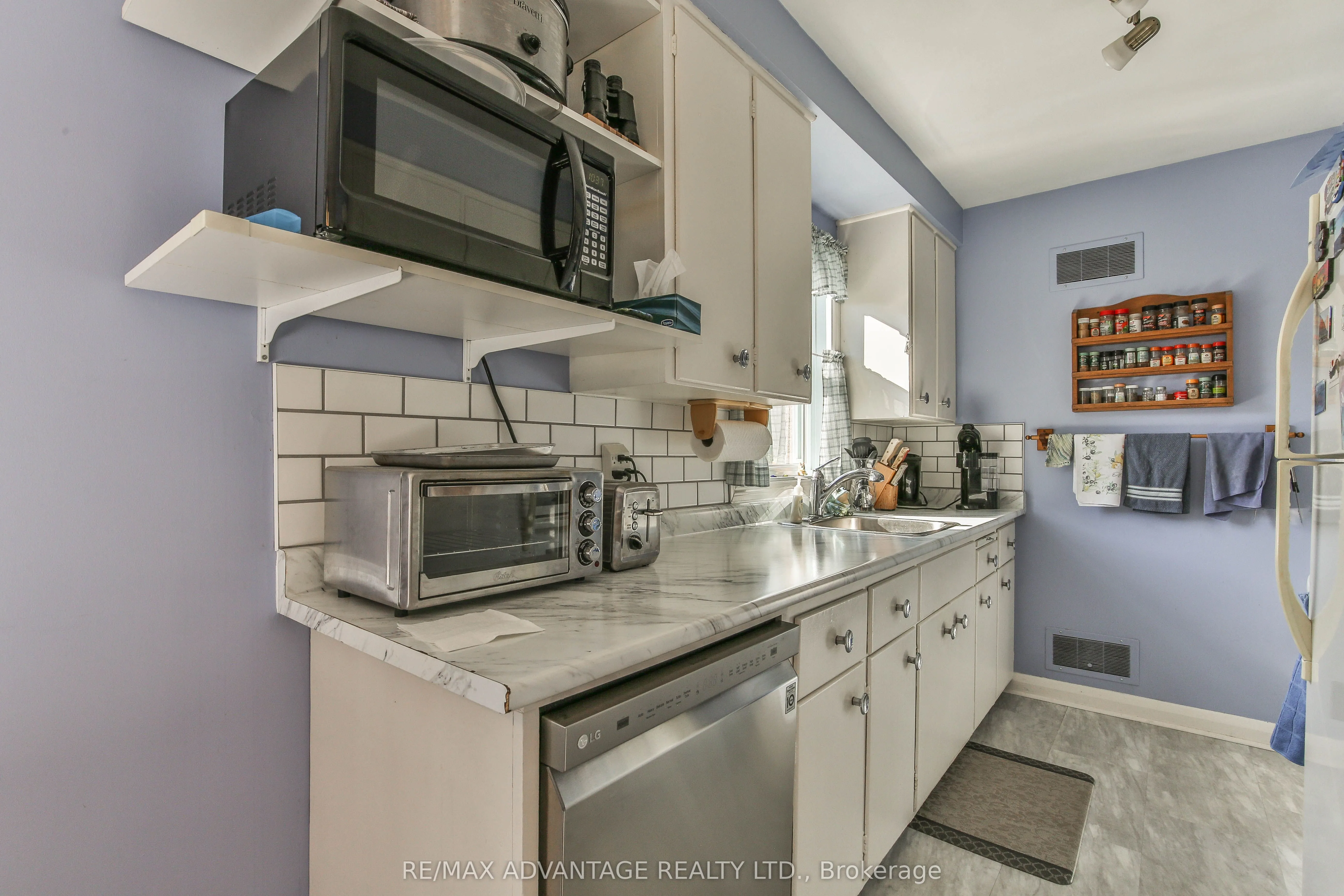 237 Rainbow Avenue